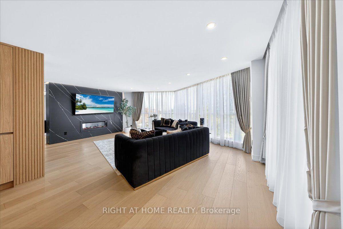 85 Skymark Drive 501 #501 — photo 1