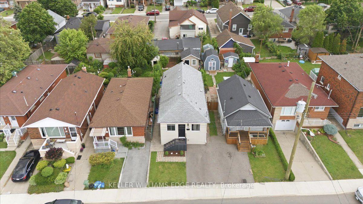 22 Delena Avenue N, Hamilton — Detached for sale, photo 1