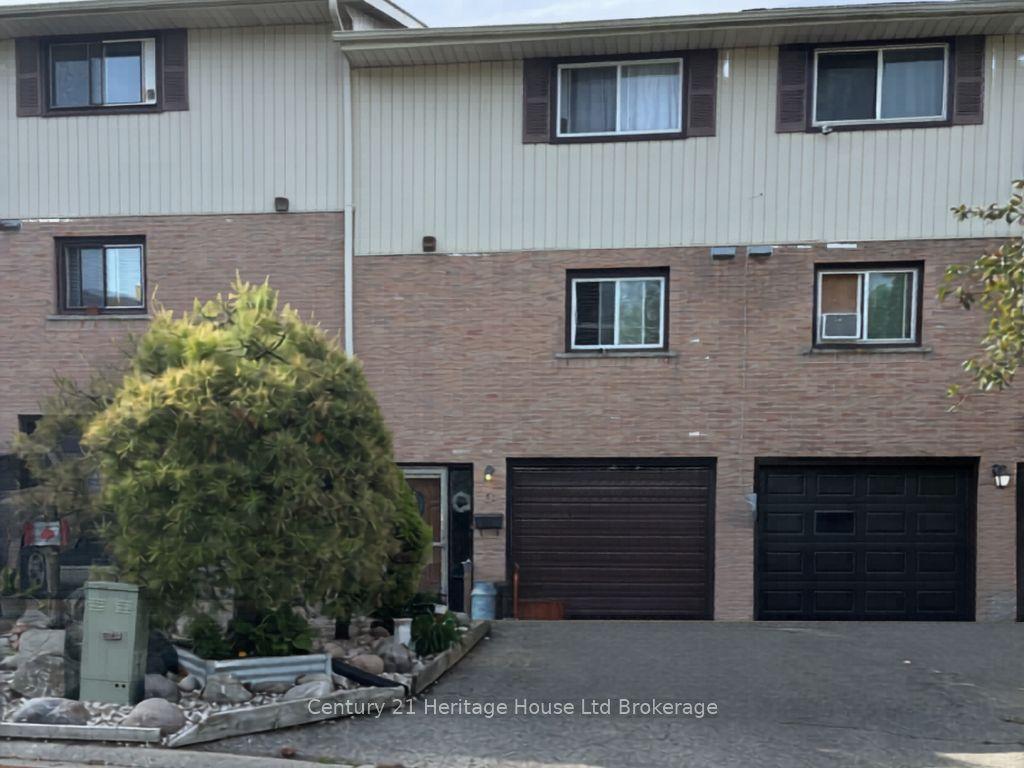 12 Marlboro Court — photo 1
