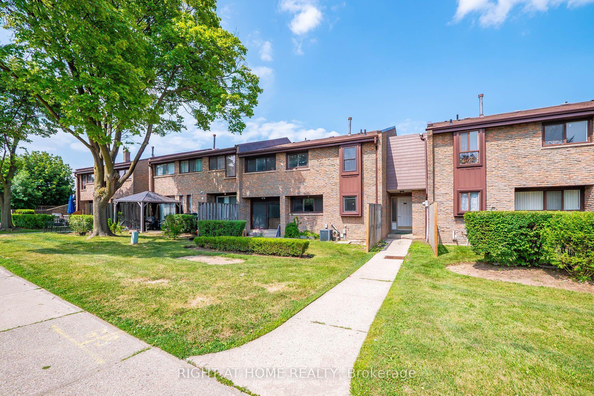 2605 Woodchester Drive 5 #5, Mississauga — Condo Town for sale, photo 1