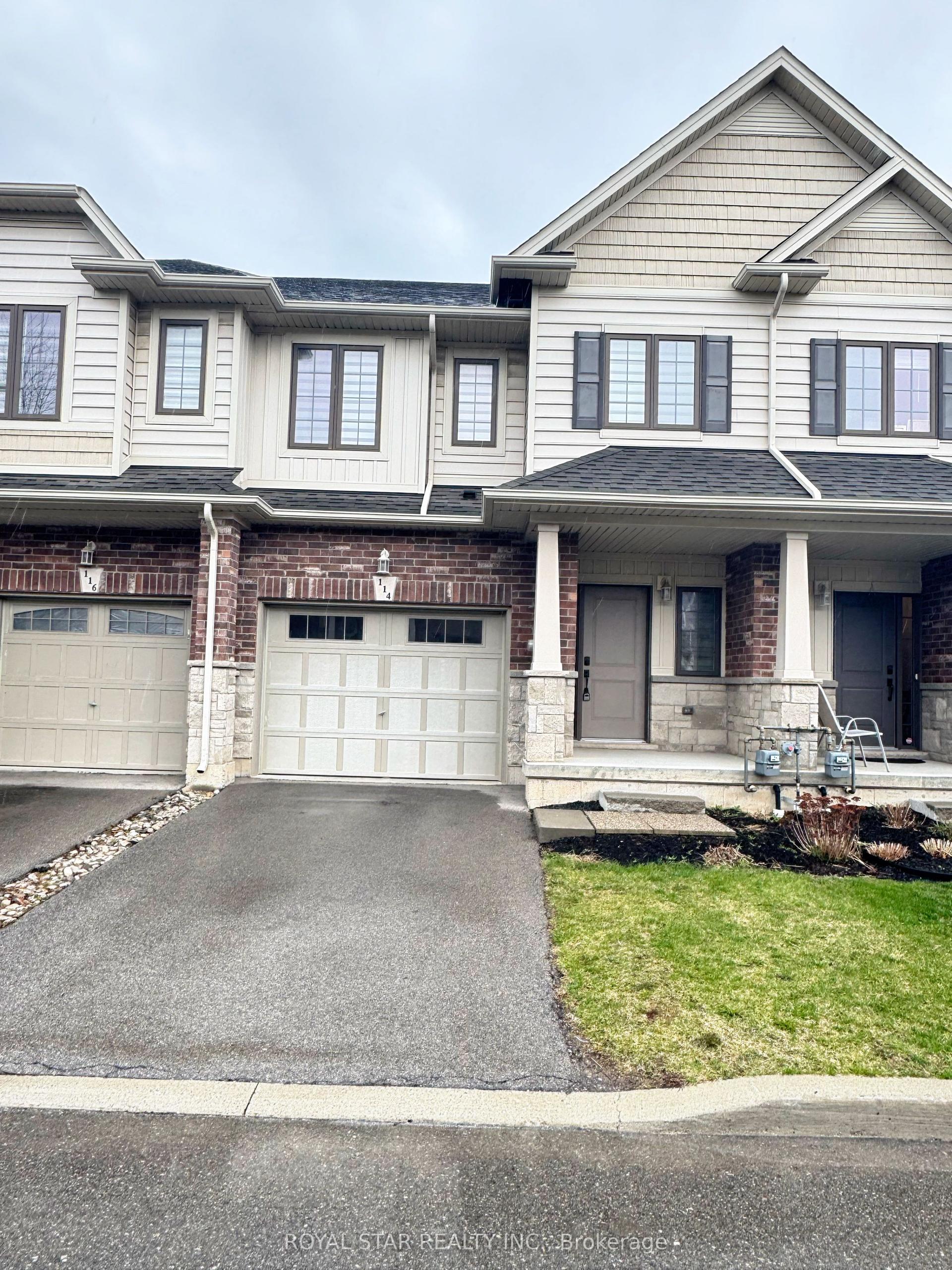 114 Dunrobin Lane — photo 1