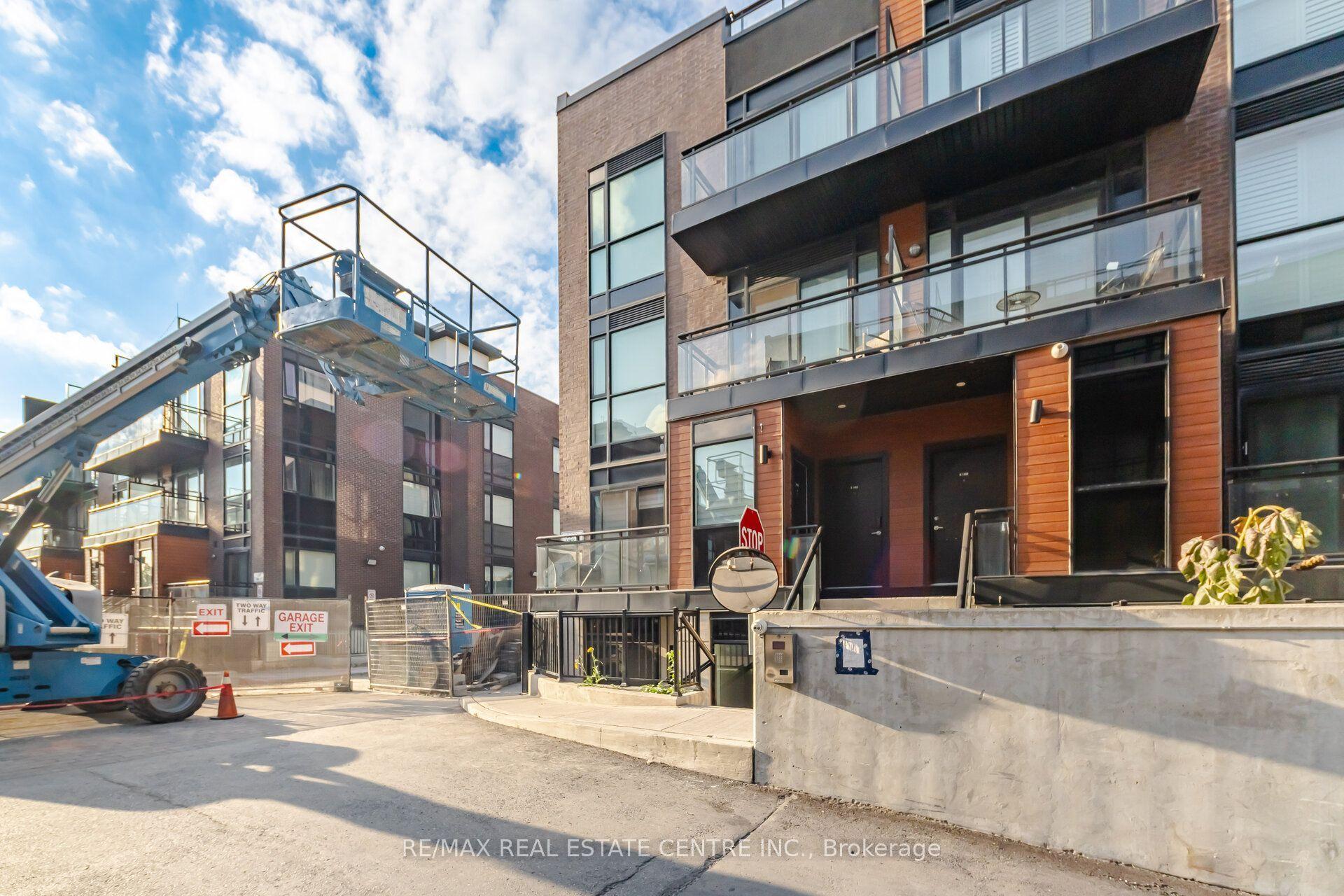 5279 Highway 7 1402 #1402, Vaughan — Condo Town for sale, photo 1
