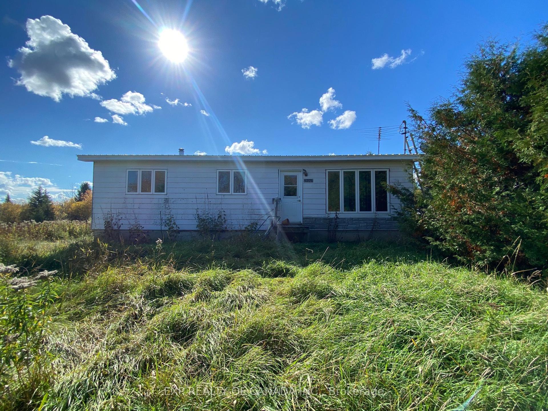 408 Silver Queen Lake Road, Cochrane — Detached for sale, photo 1