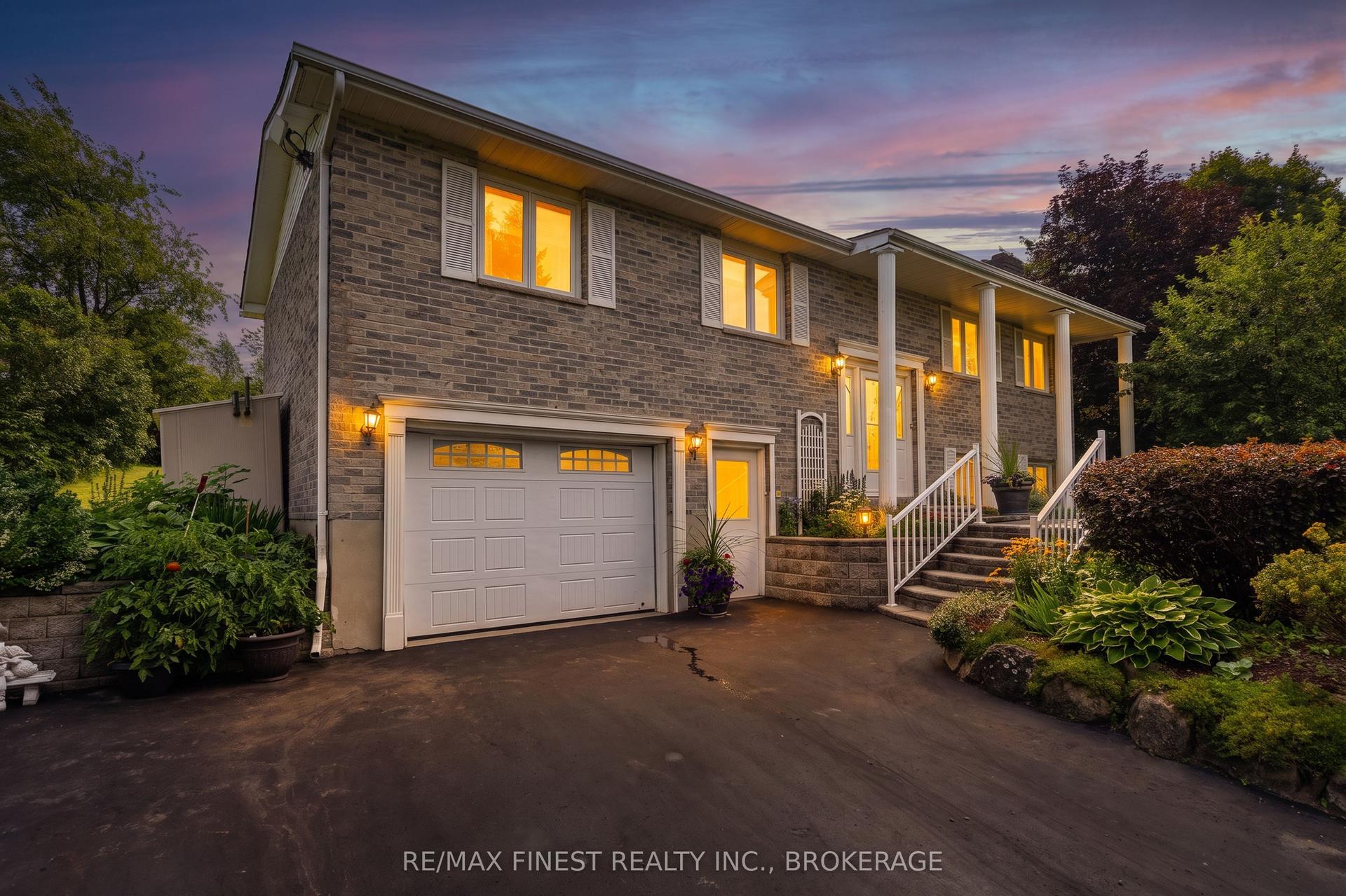 1881 Macalpine Road, Kingston — Detached for sale, photo 1