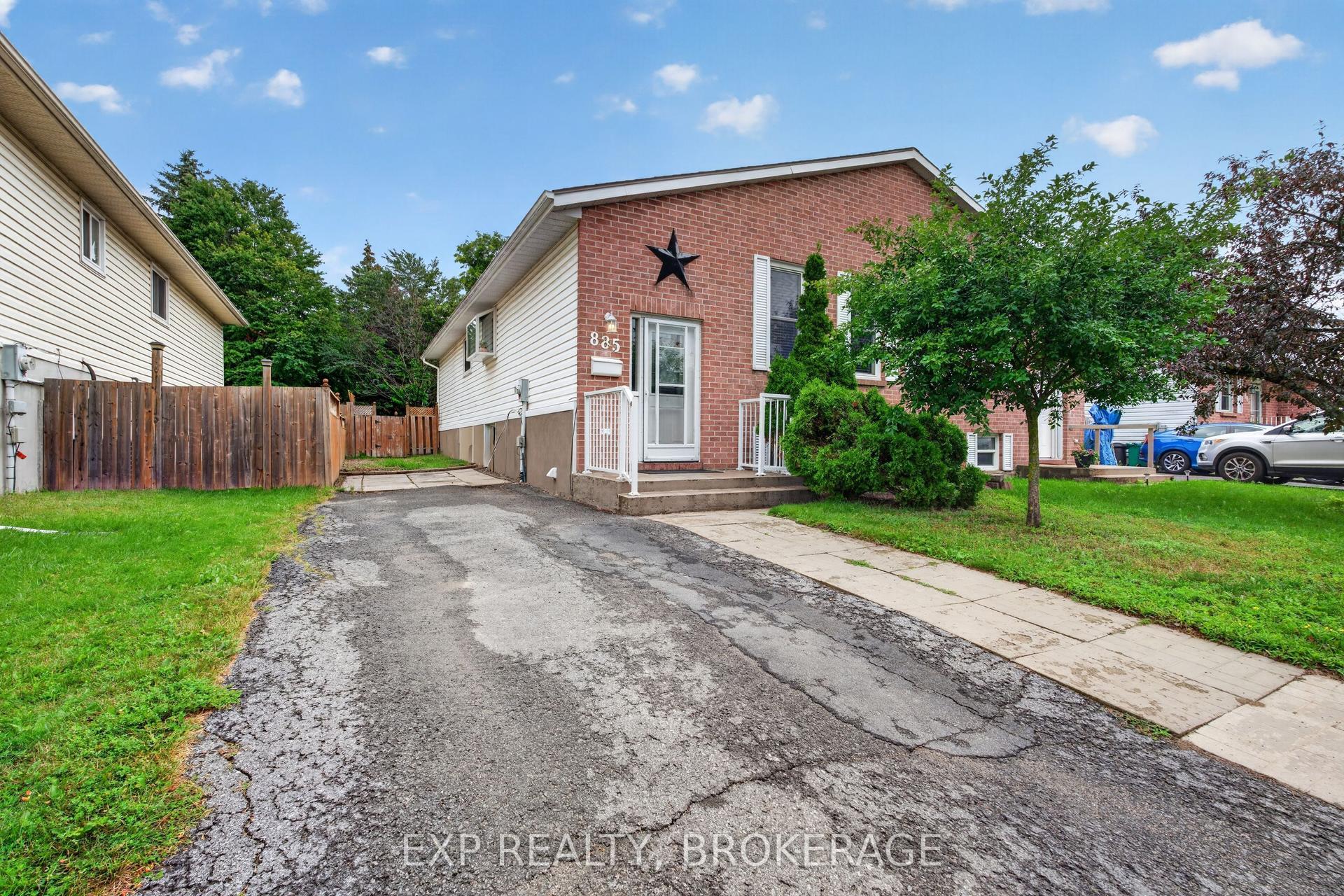 885 LARCHWOOD Crescent, Kingston — Semi-Detached for sale, photo 1
