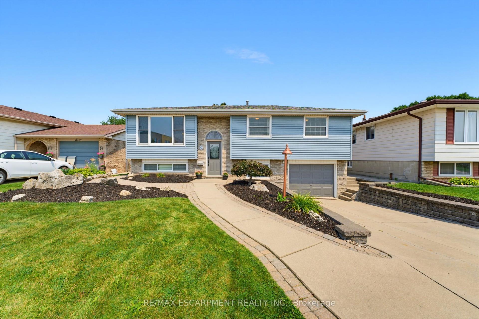 9 Carpenter Avenue, Hamilton — Detached for sale, photo 1