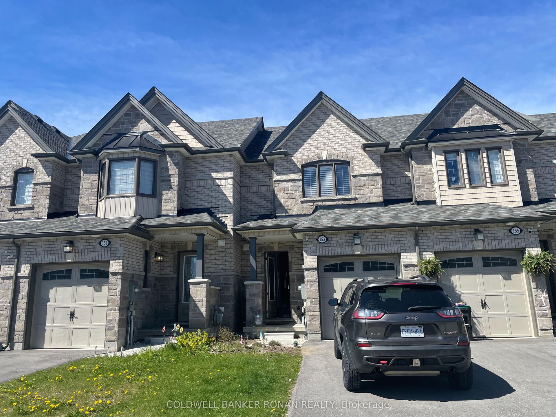 153 Walker Boulevard — photo 1