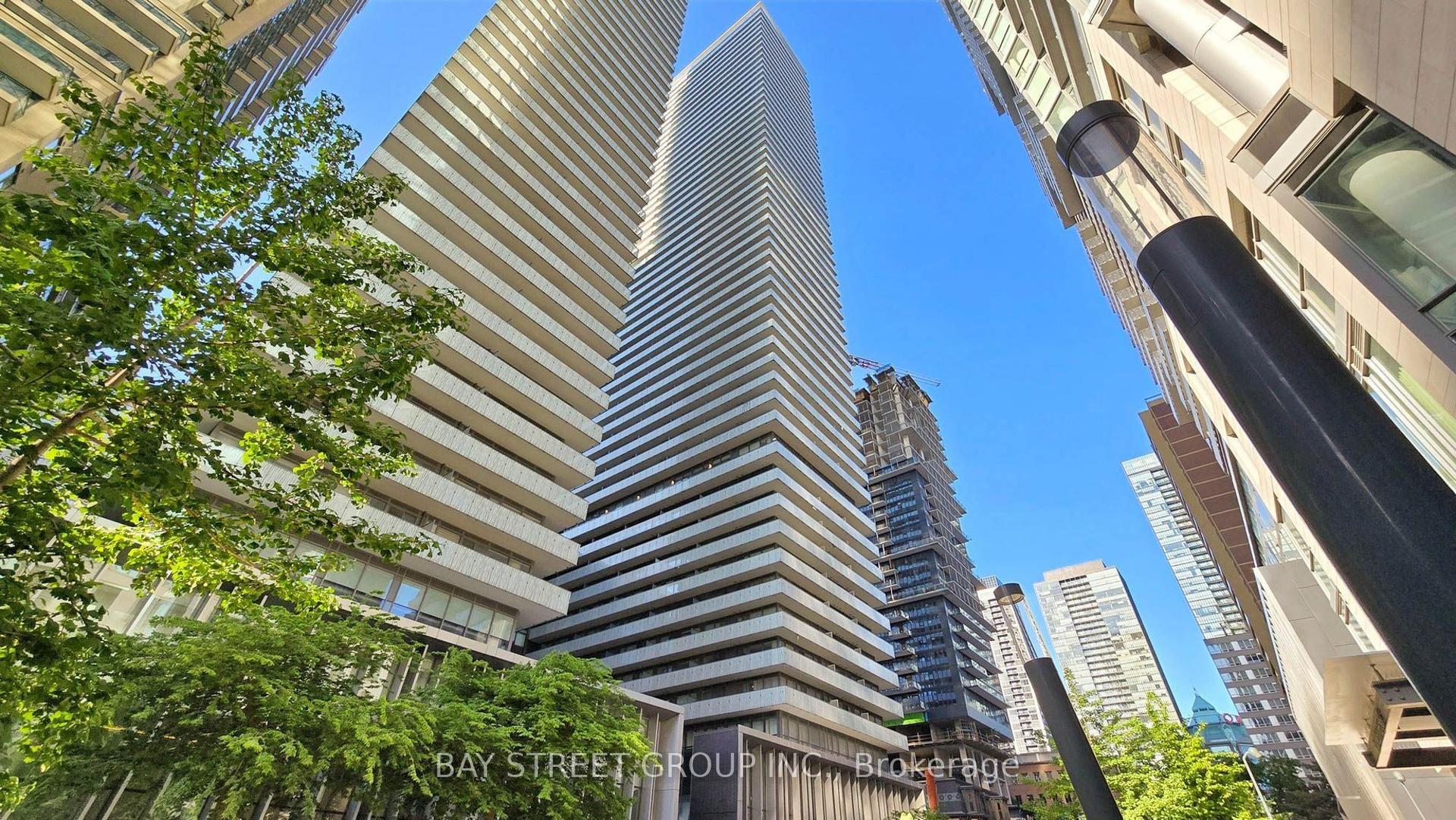 50 Charles Street E 902 #902, Toronto — Condo for sale, photo 1