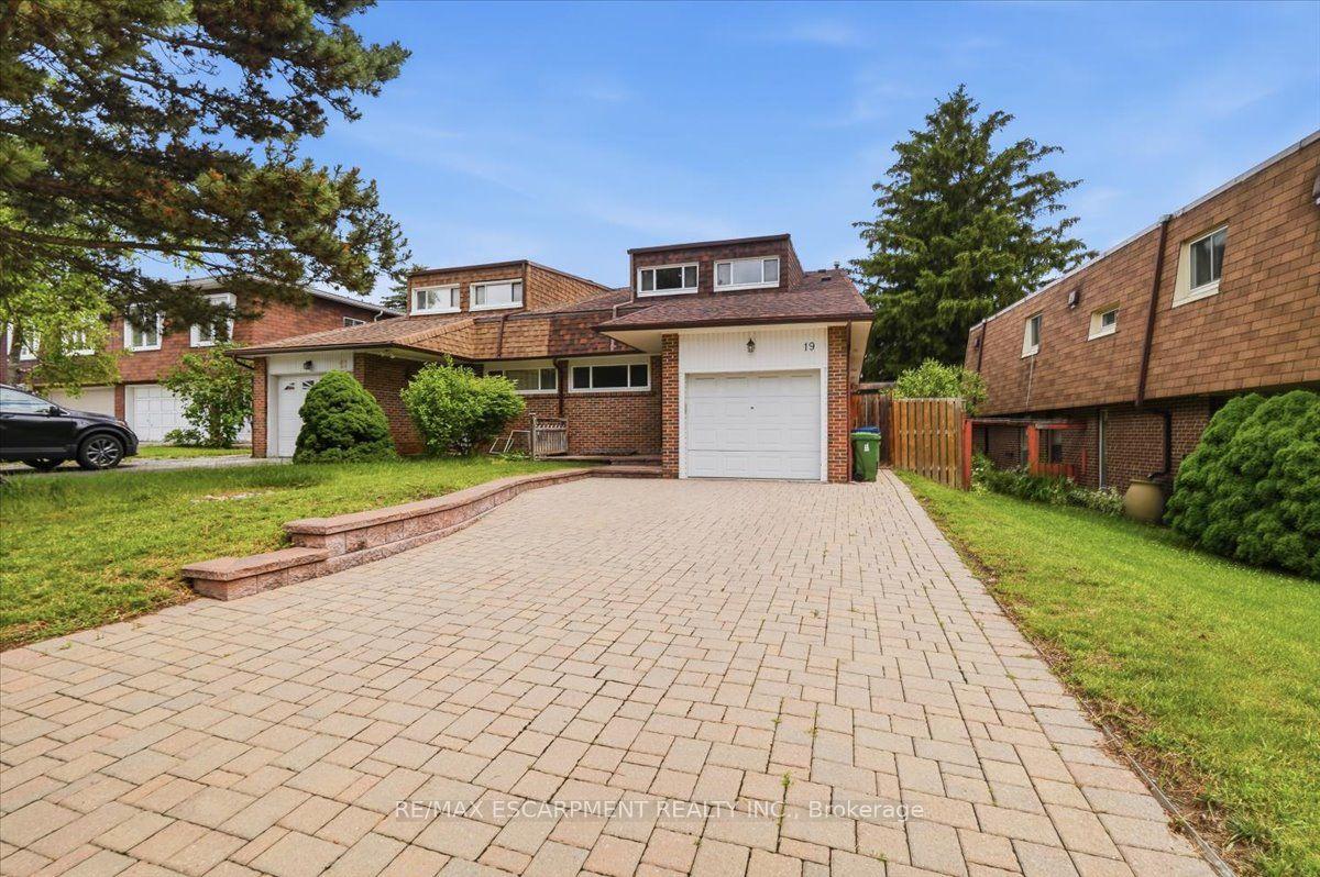 19 Picola Court — photo 1