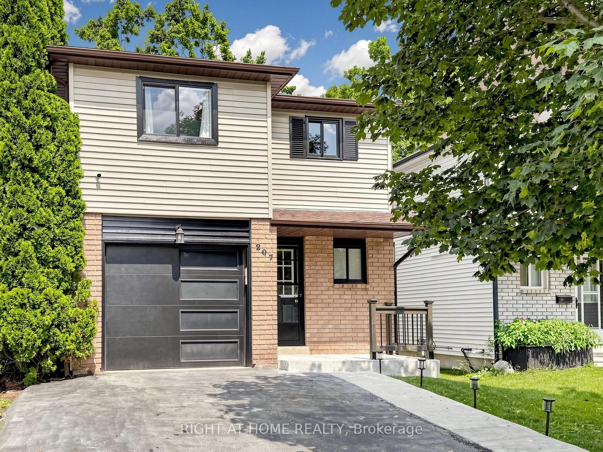 207 Hickling Trail, Barrie — Detached for sale, photo 1