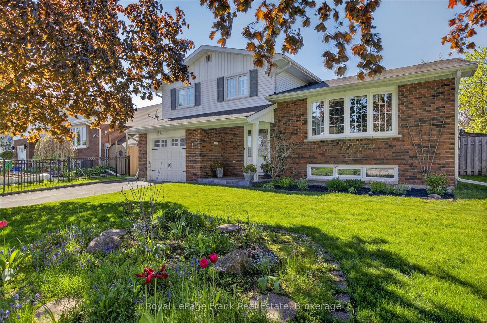 4 Bayleaf Court — photo 1