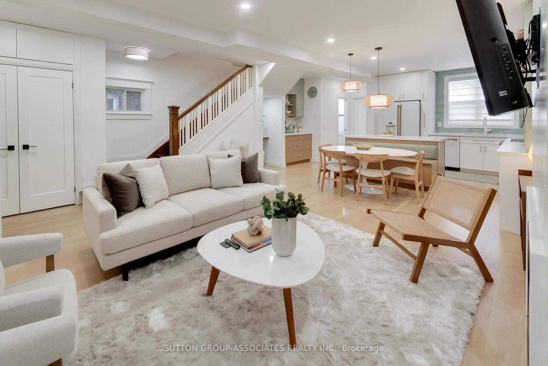 238 Lauder Avenue — photo 1