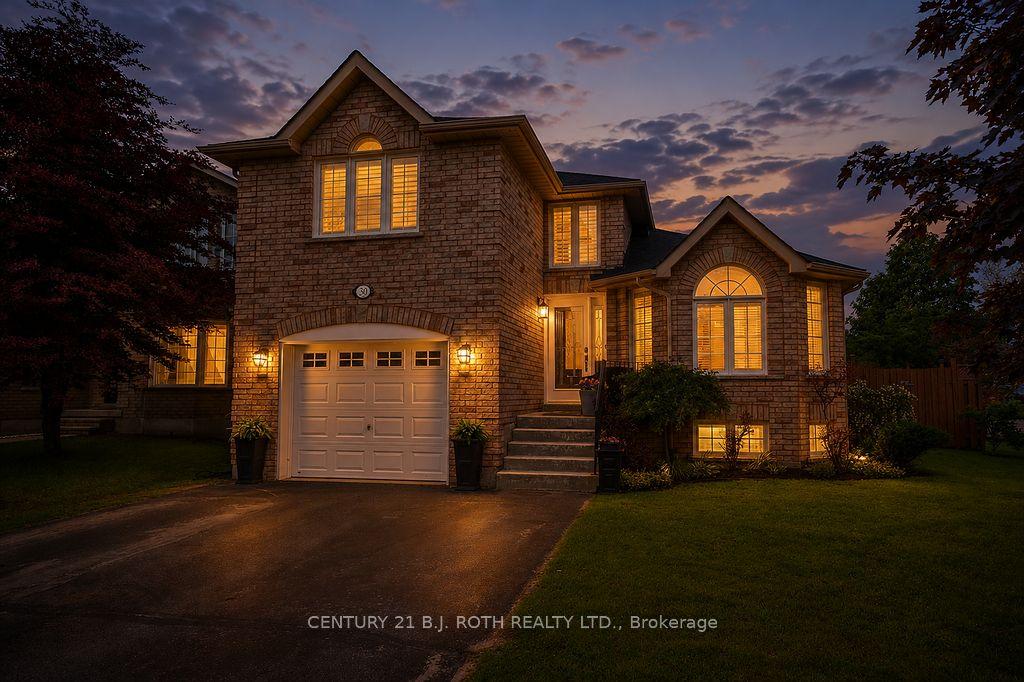 30 Mcavoy Drive — photo 1