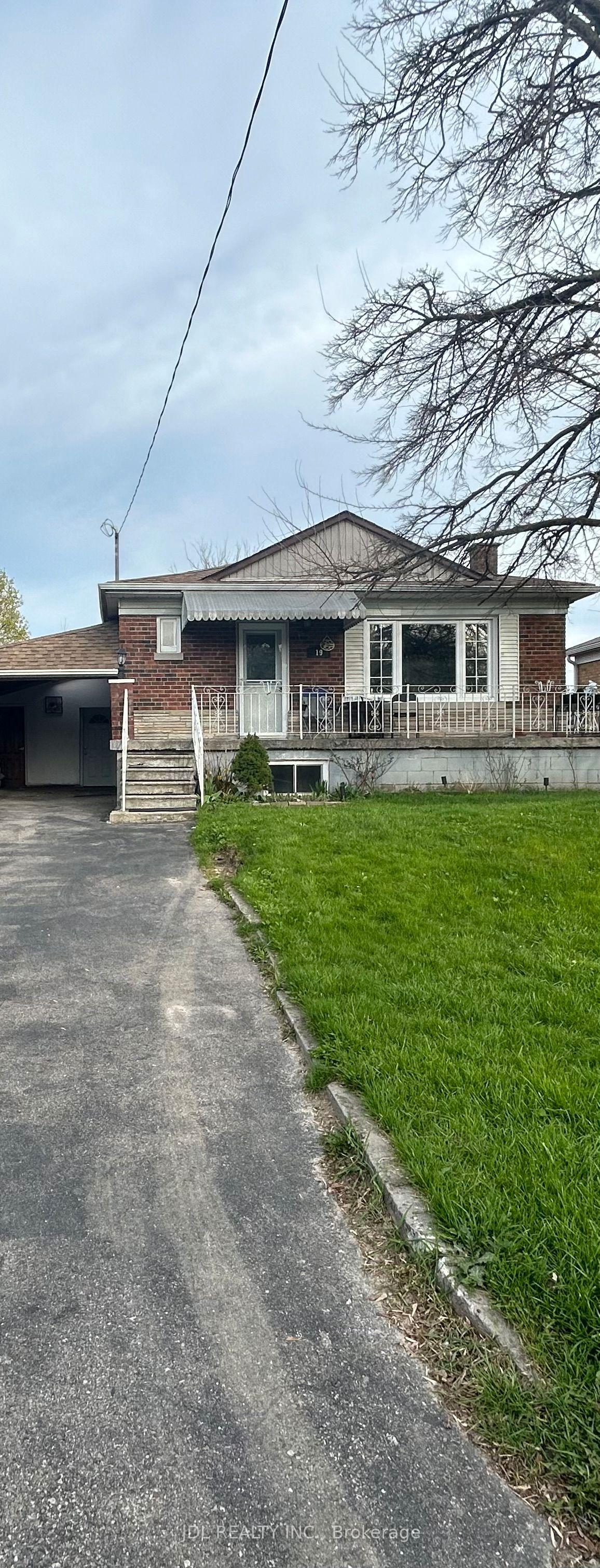 19 Maywood Park Basement one bedroom #Basement one bedroom — photo 1