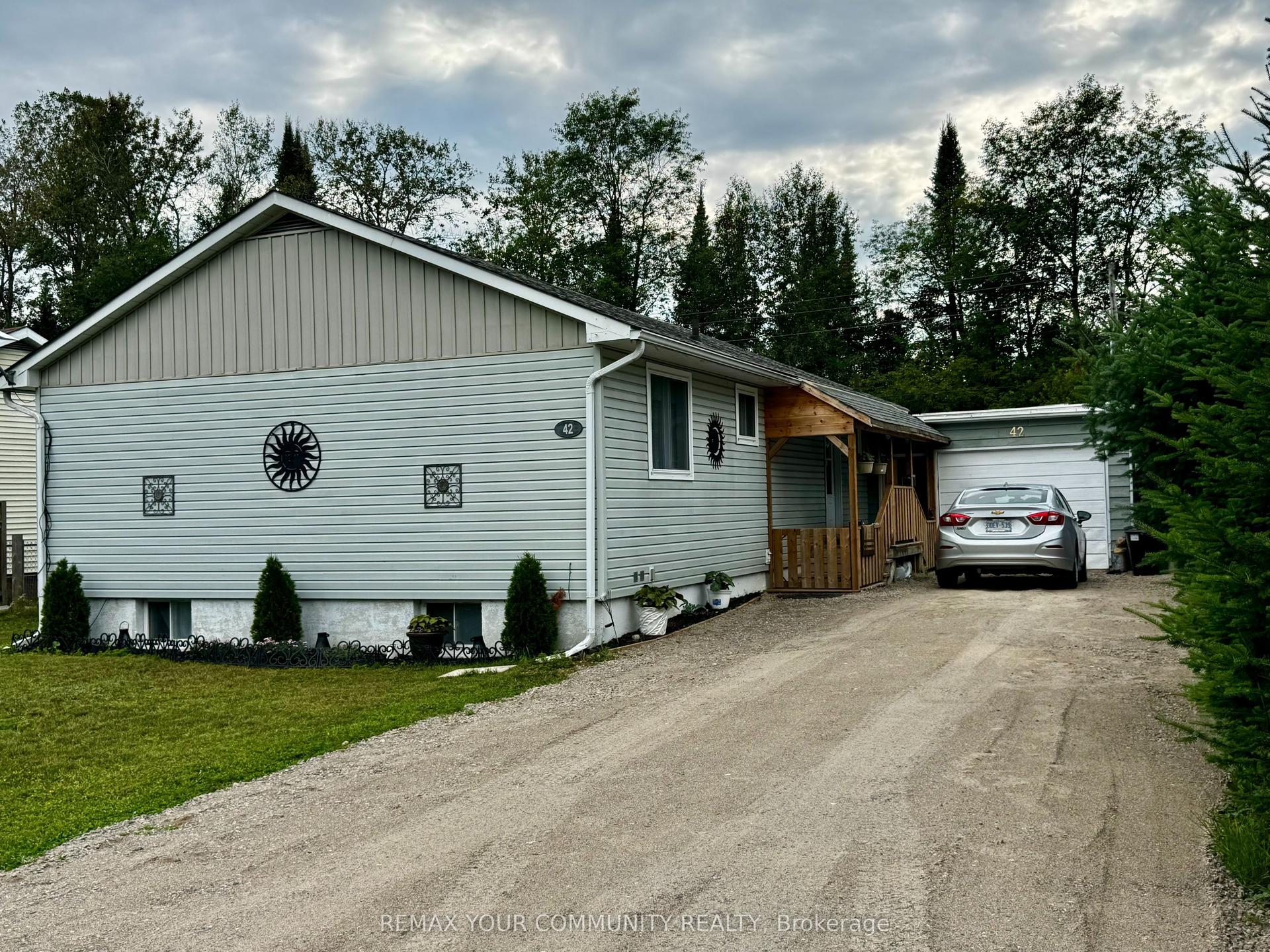 42 Sprucedale Street, Highlands East — Detached for sale, photo 1