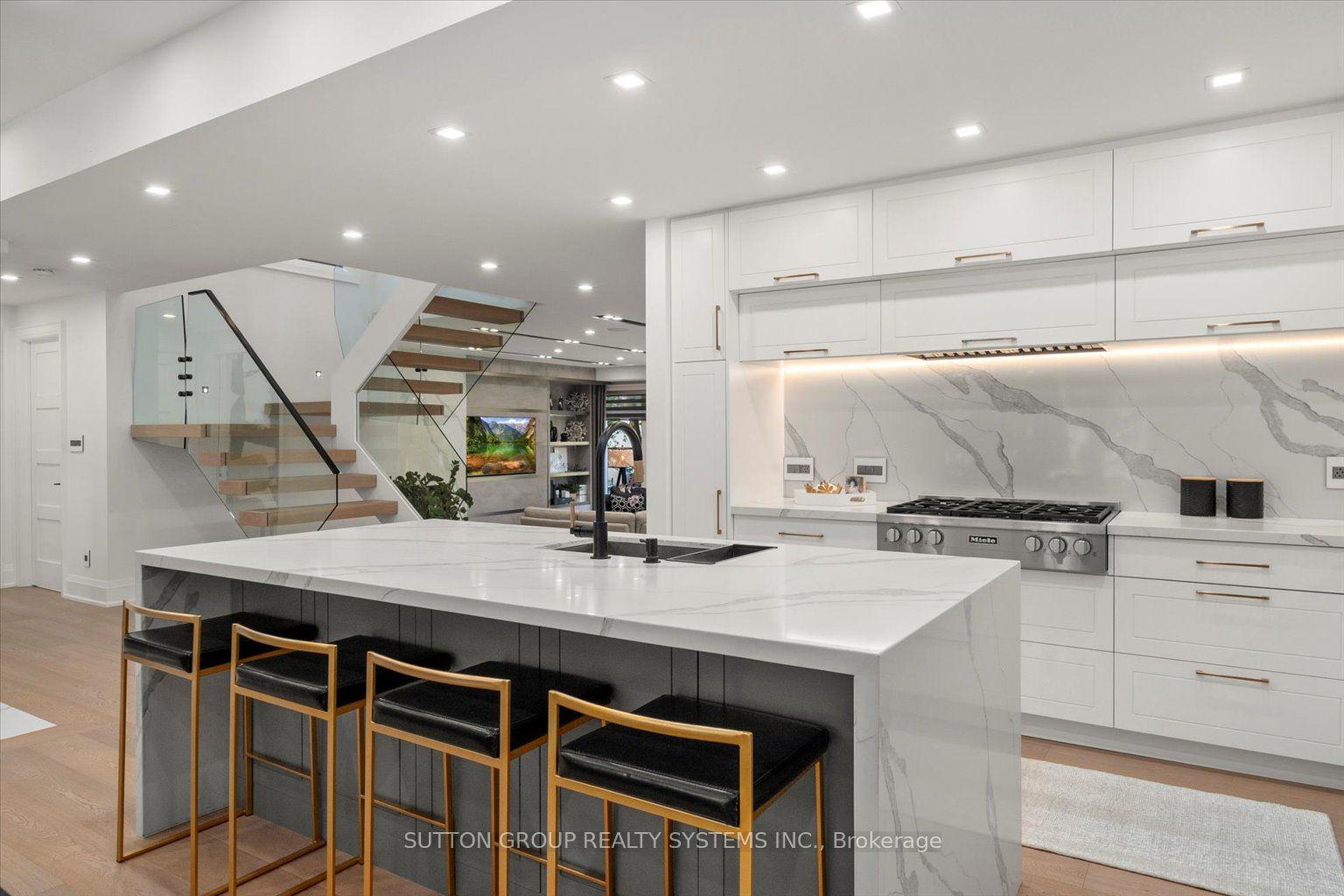 146 Martin Grove Road — photo 1