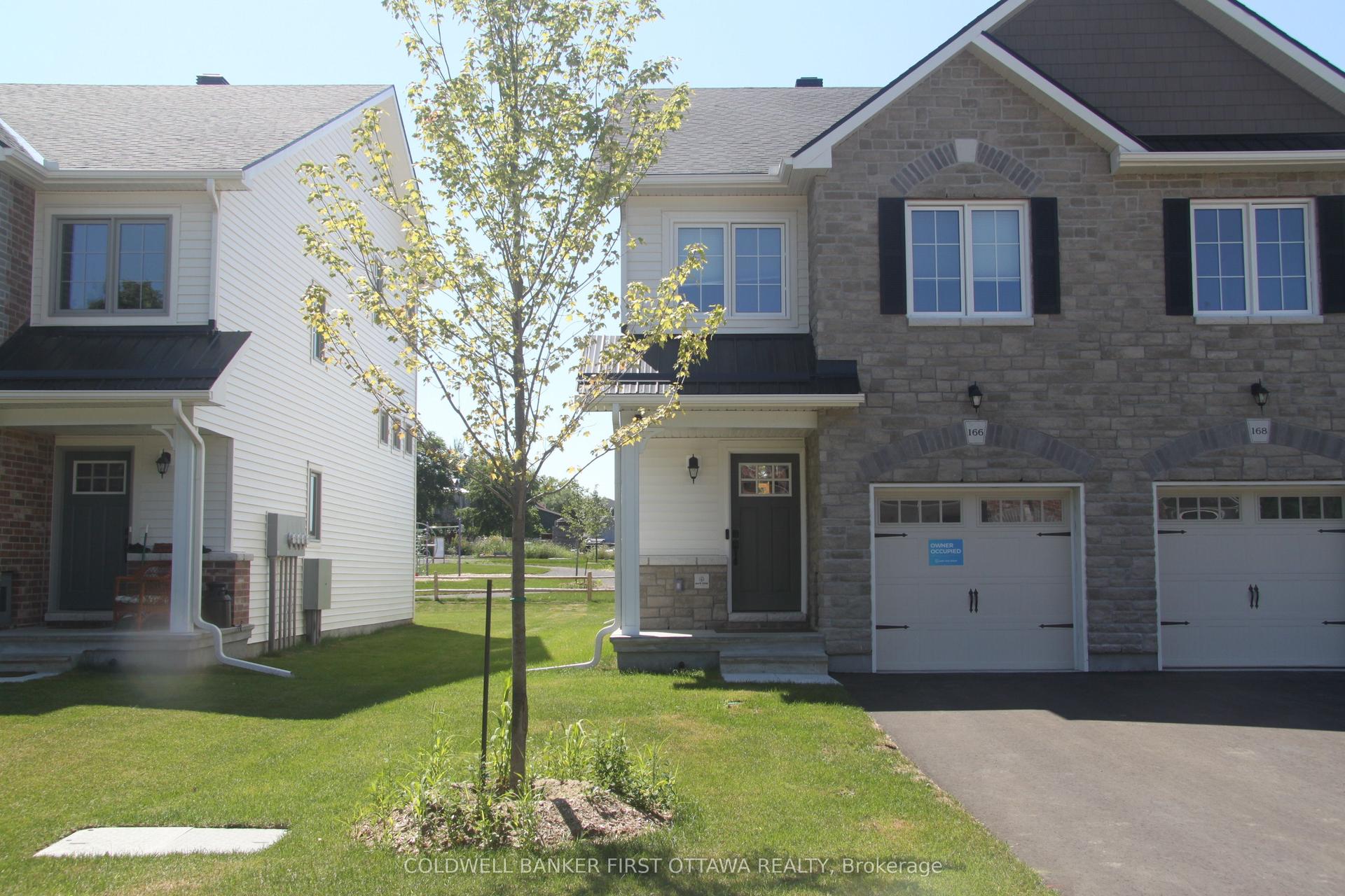 166 Wallace Street — photo 1