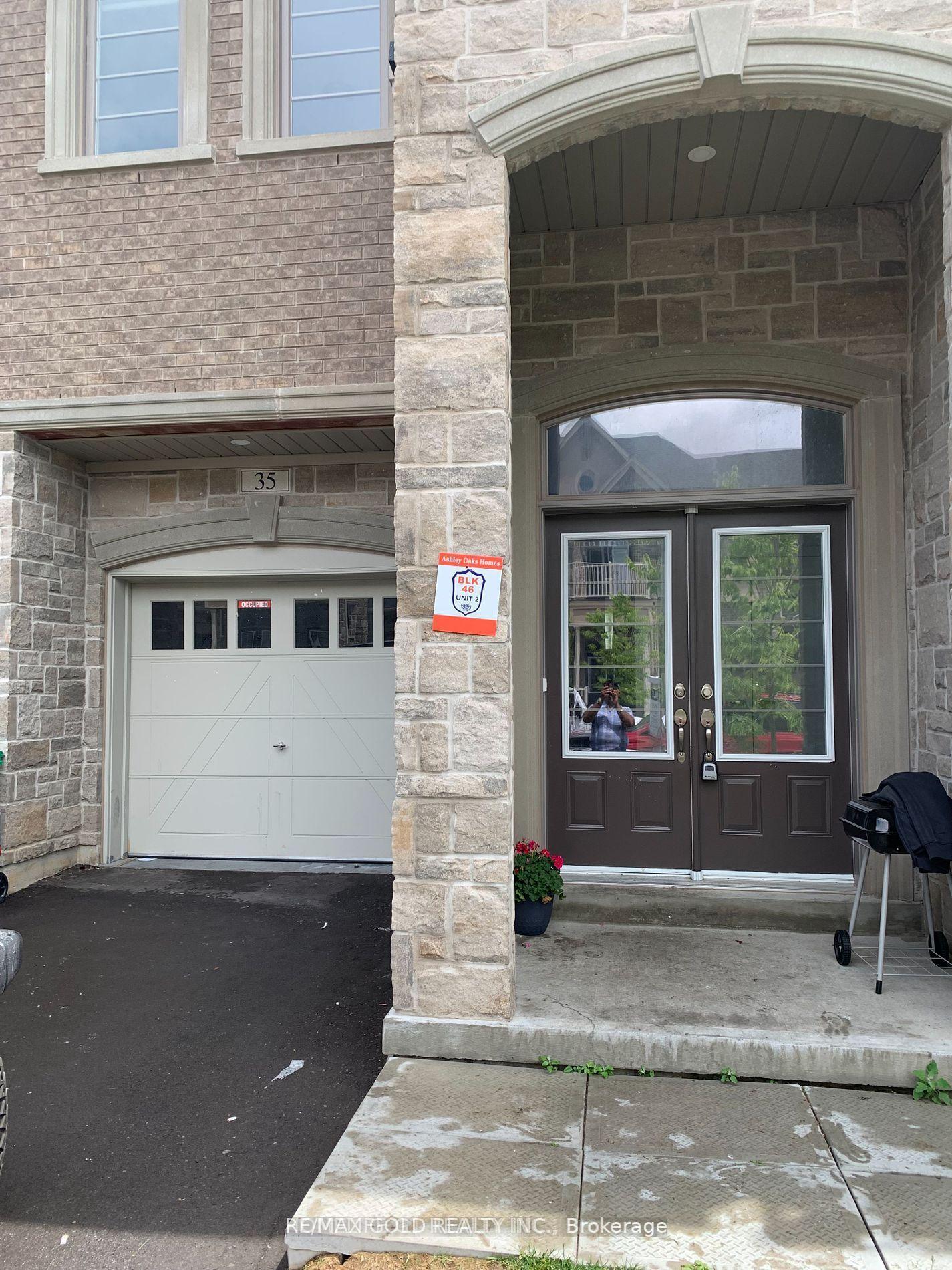 35 Dalbeattie Drive, Brampton — Townhouse for sale, photo 1