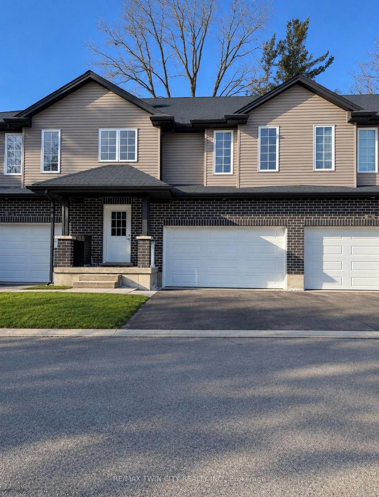 343 Huron Street 17 #17, Woodstock — Condo Town for lease, photo 1