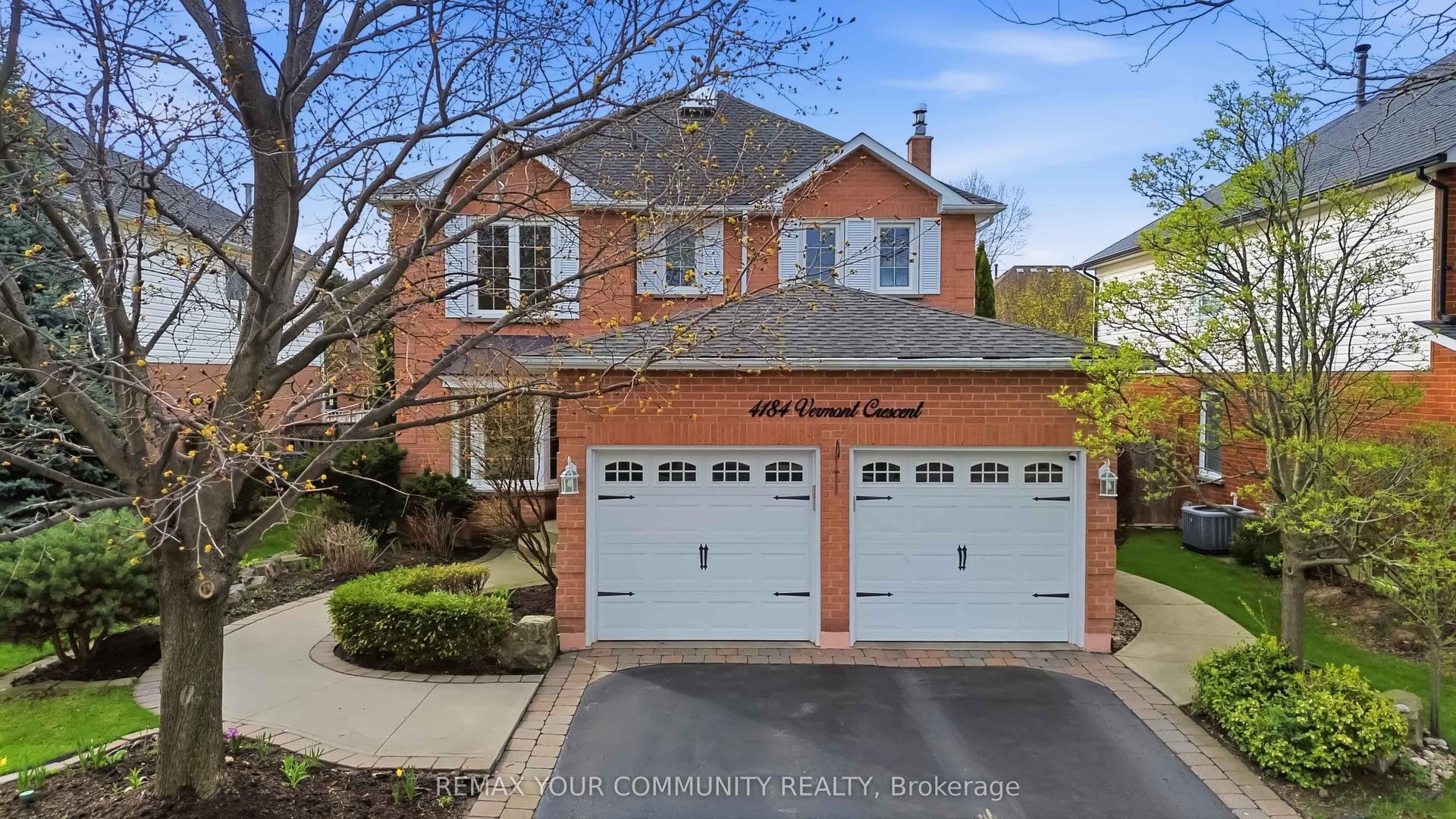 4184 Vermont Crescent — photo 1