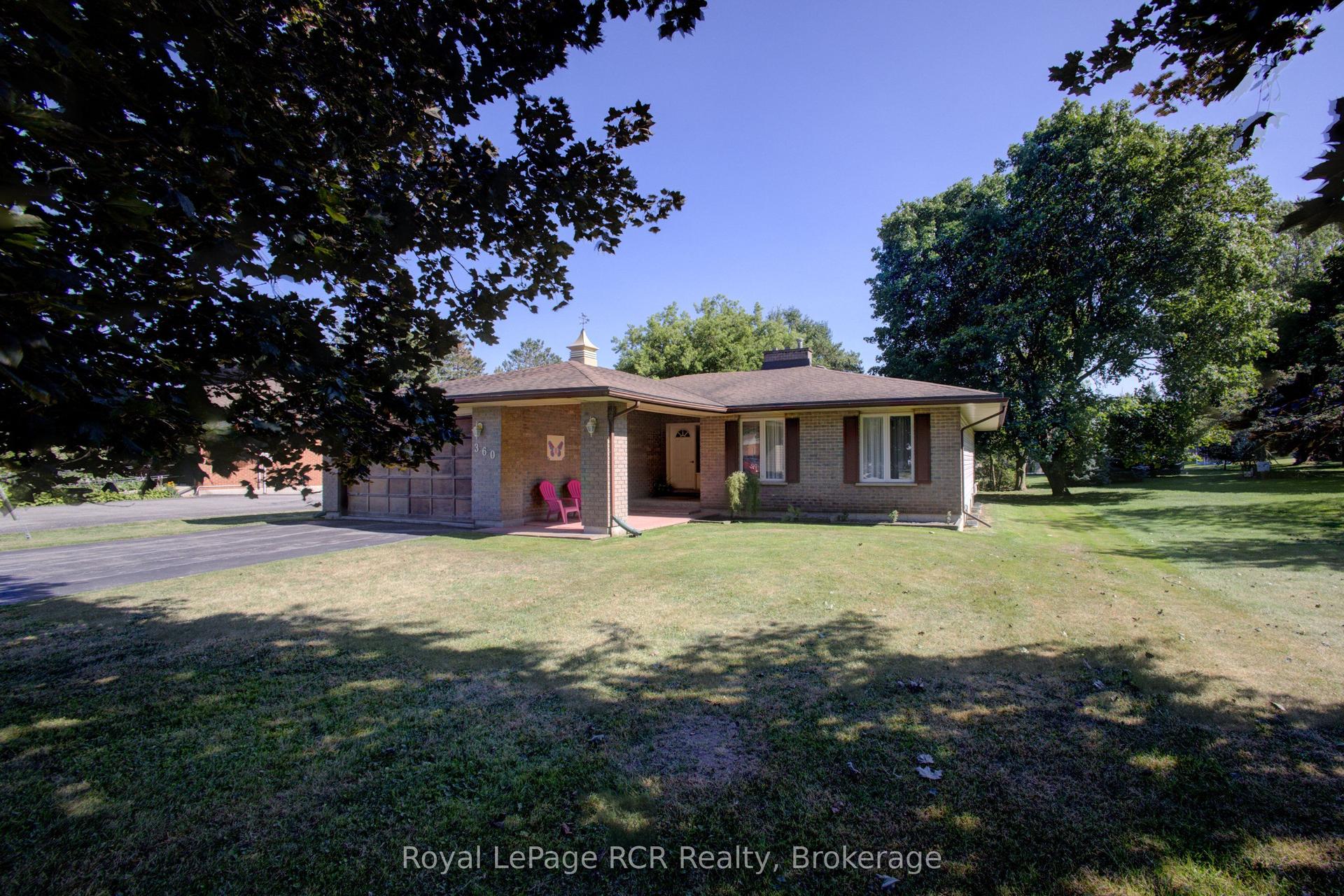 360 Main Street W, Minto — Detached for sale, photo 1