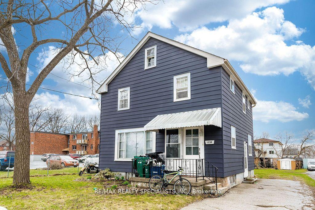 1230 Duke Street — photo 1