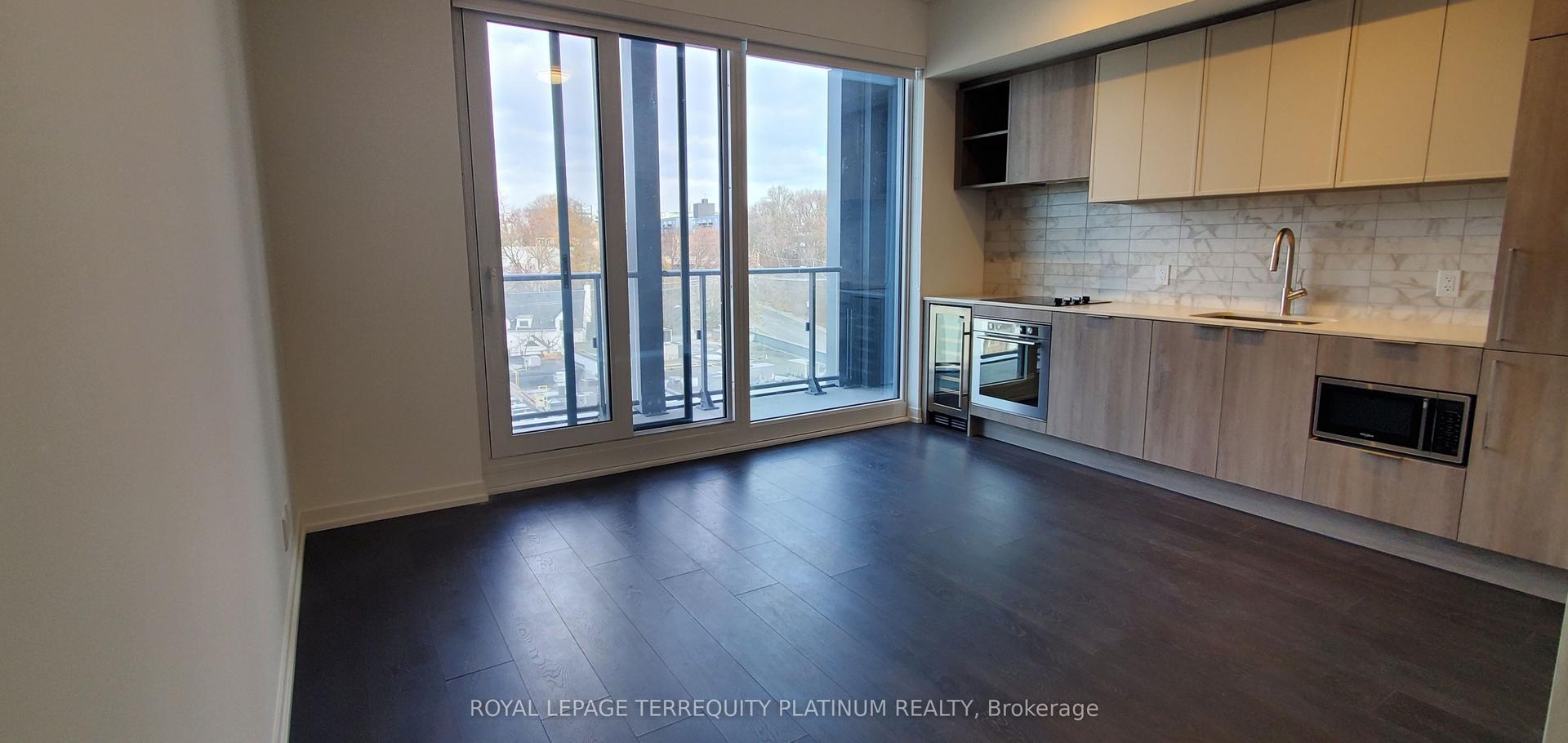 2020 Bathurst Street 725 #725 — photo 1