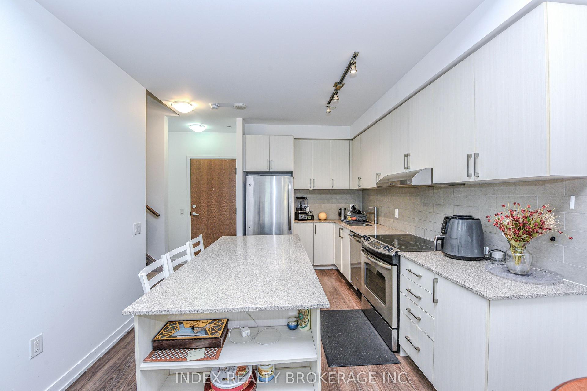 2560 Eglinton Avenue 103 #103 — photo 1