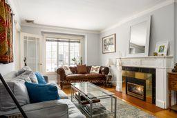 22 Airley Crescent — photo 1