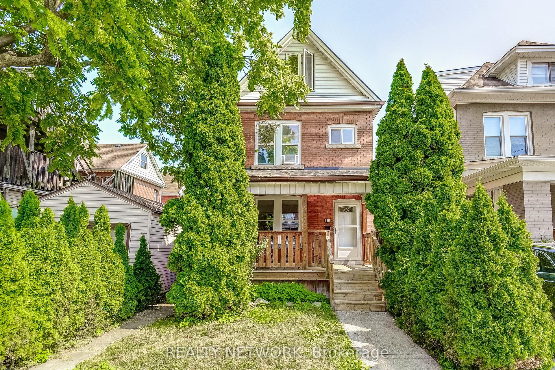 11 Elm Street, Hamilton — Detached for sale, photo 1