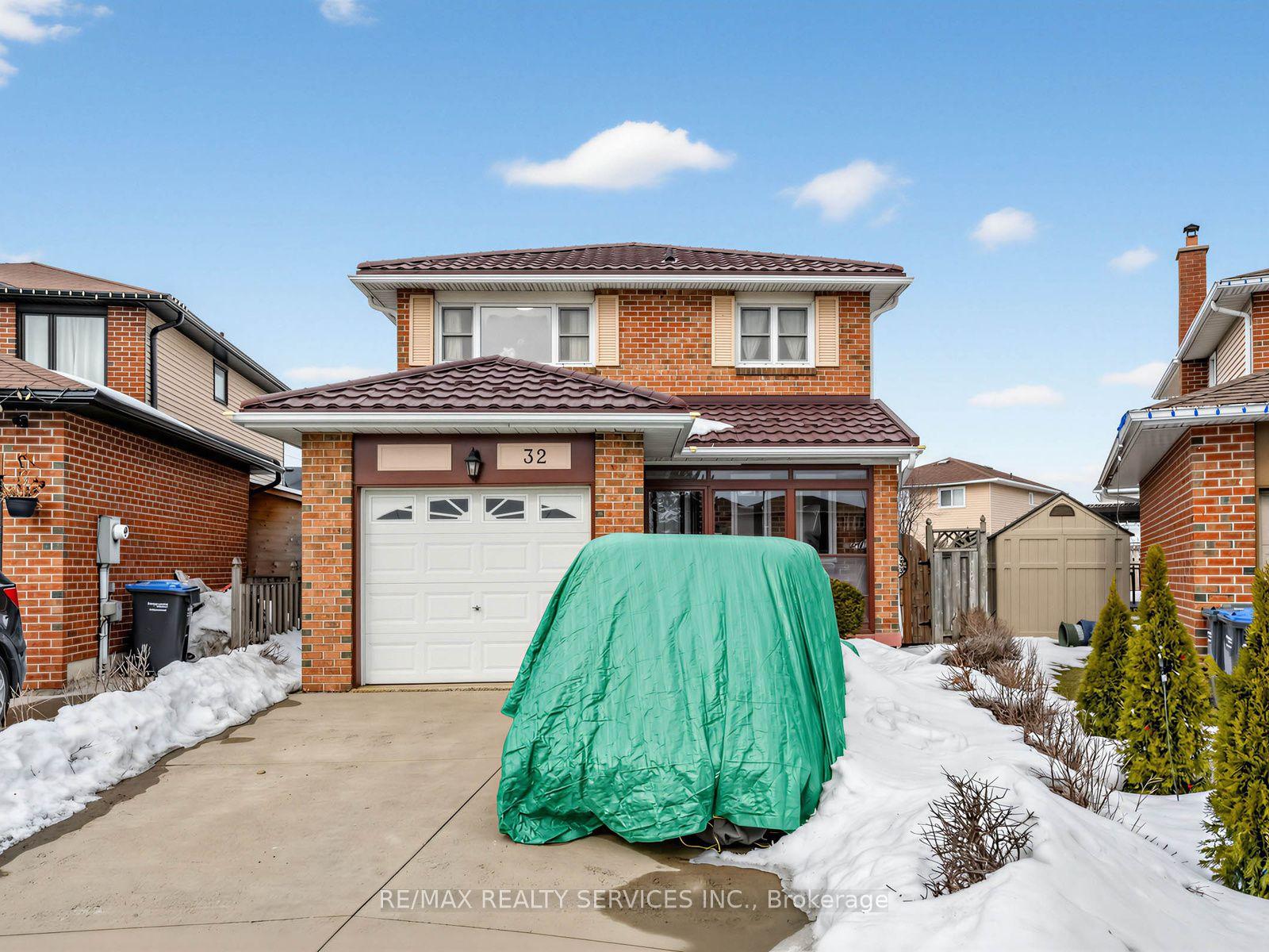 32 Helios Place — photo 1
