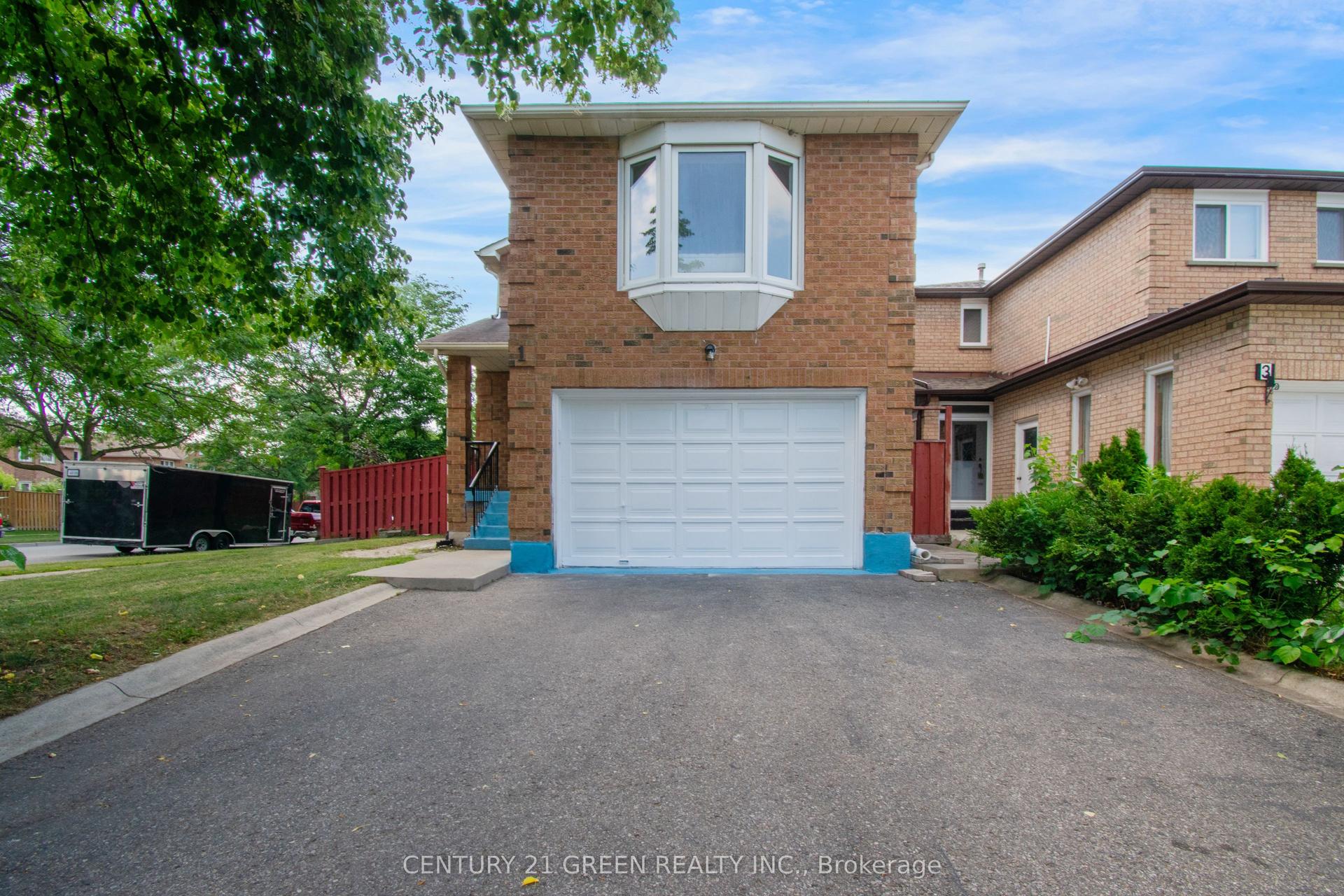 1 Candy Crescent, Brampton — Detached for sale, photo 1