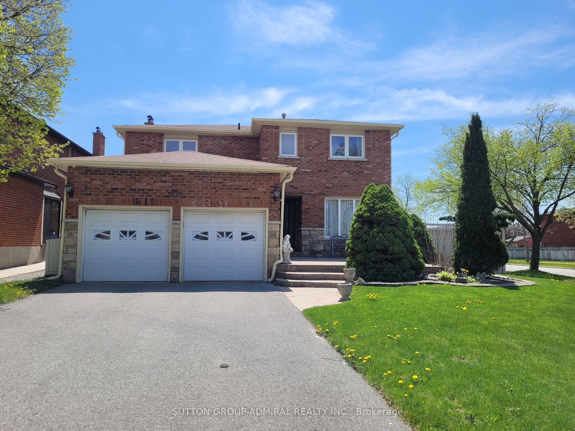292 Ridgefield Crescent — photo 1