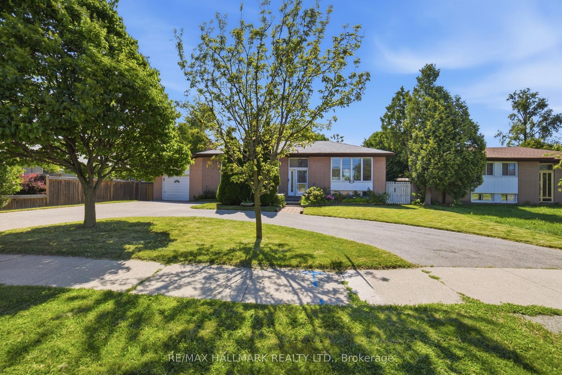 1392 Rebecca Street, Oakville — Detached for sale, photo 1
