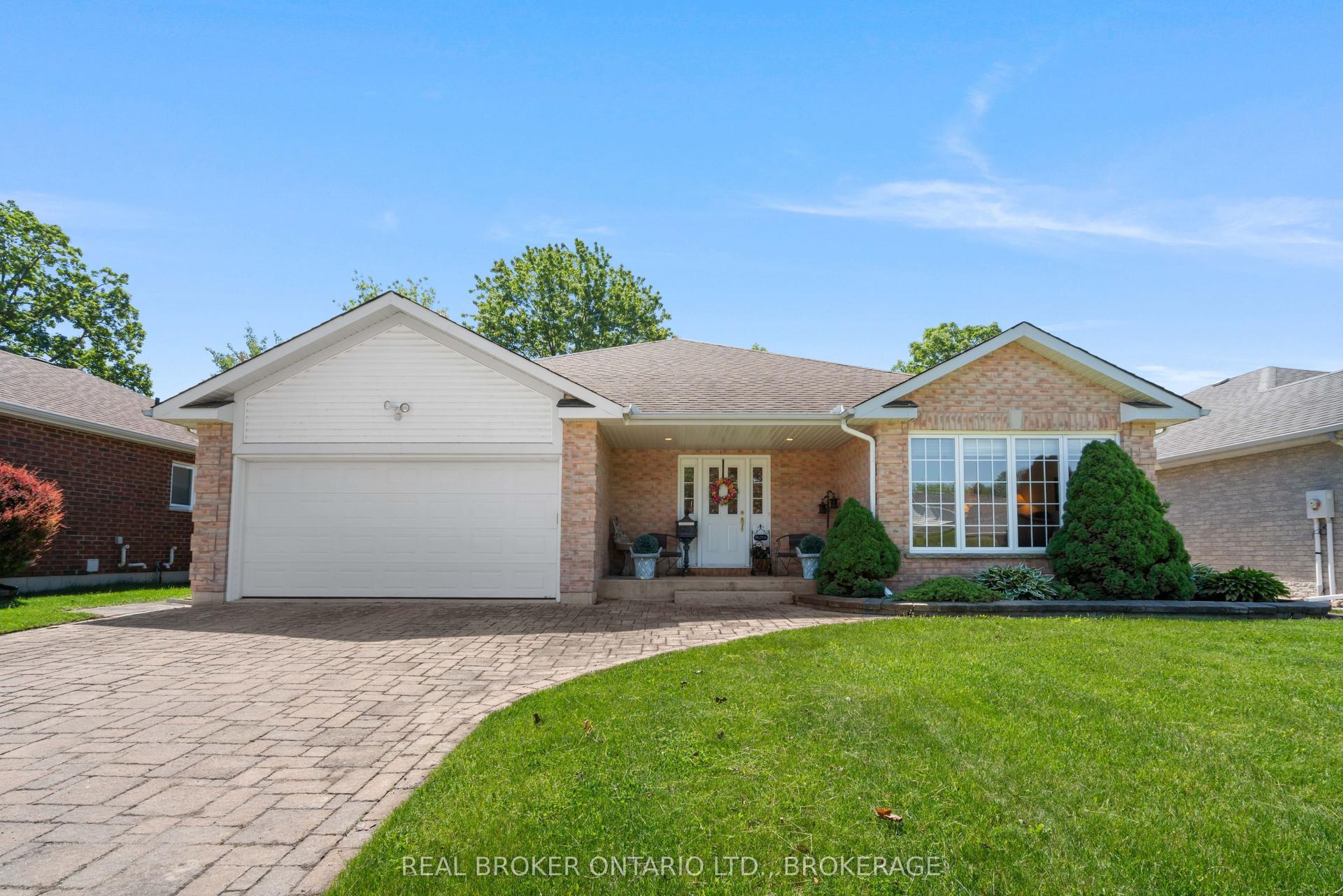 508 Jo Anne Crescent, Cornwall — Detached for sale, photo 1