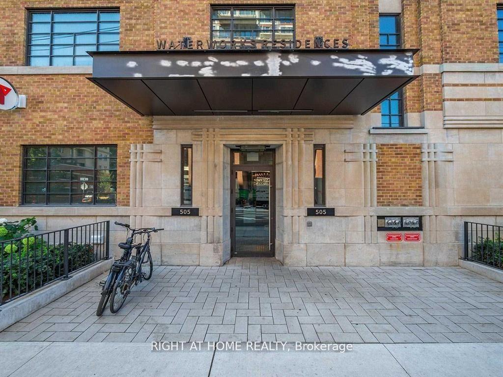 505 Richmond Street W 933 #933 — photo 1