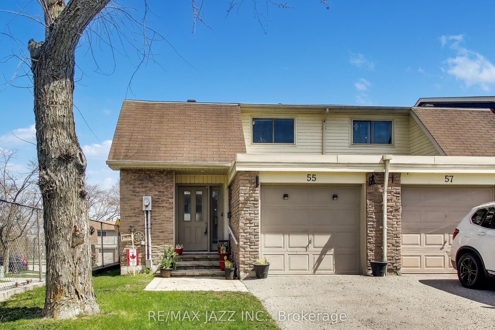 55 Clover Ridge Drive W — photo 1