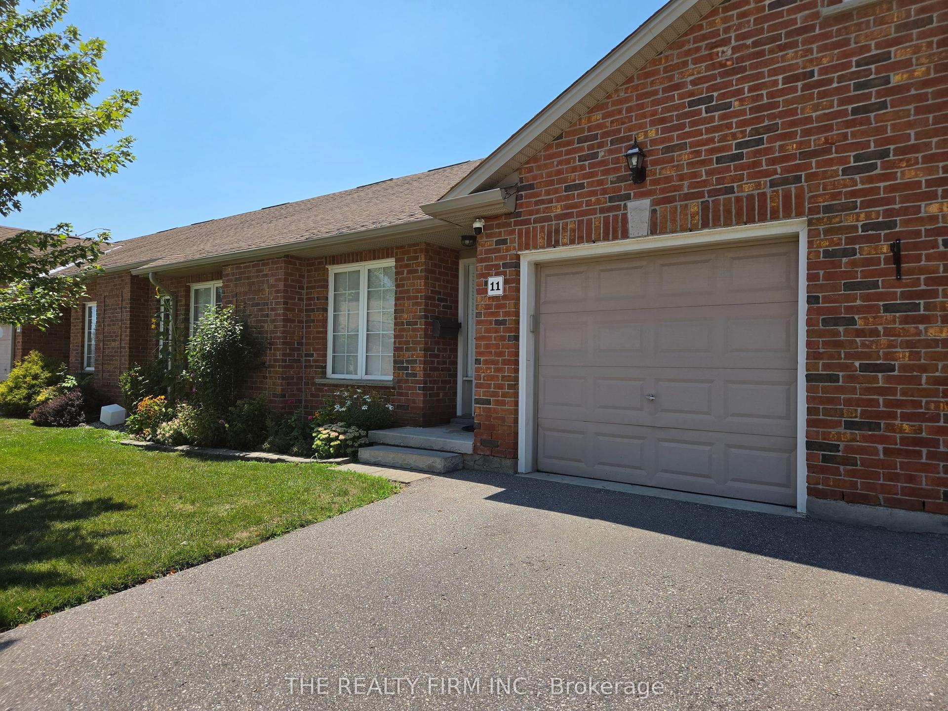 100 Stroud Crescent 11 #11, London South — Condo Town for sale, photo 1