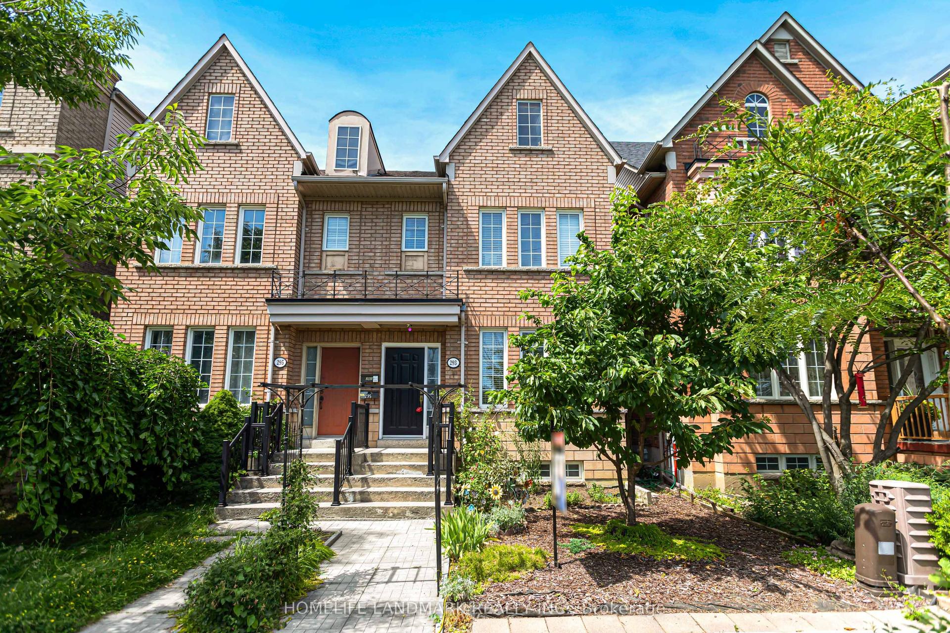 293 Murray Ross Parkway, Toronto — Semi-Detached for sale, photo 1