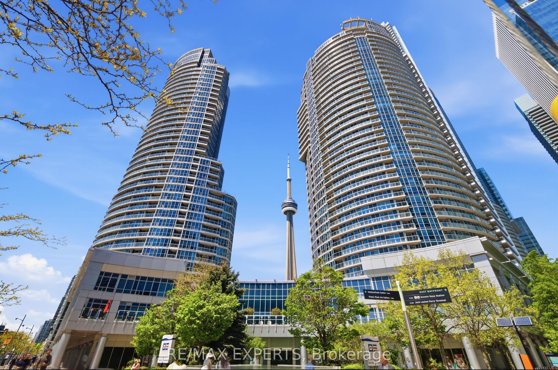 208 Queens Quay W 2211 #2211, Toronto — Condo for lease, photo 1