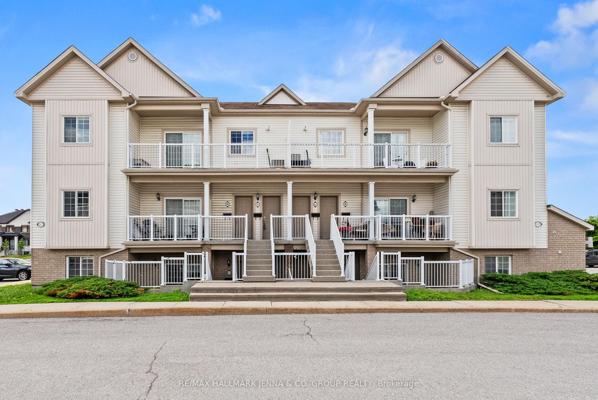 102 Artesa Private G #G, Kanata — Condo Town for sale, photo 1