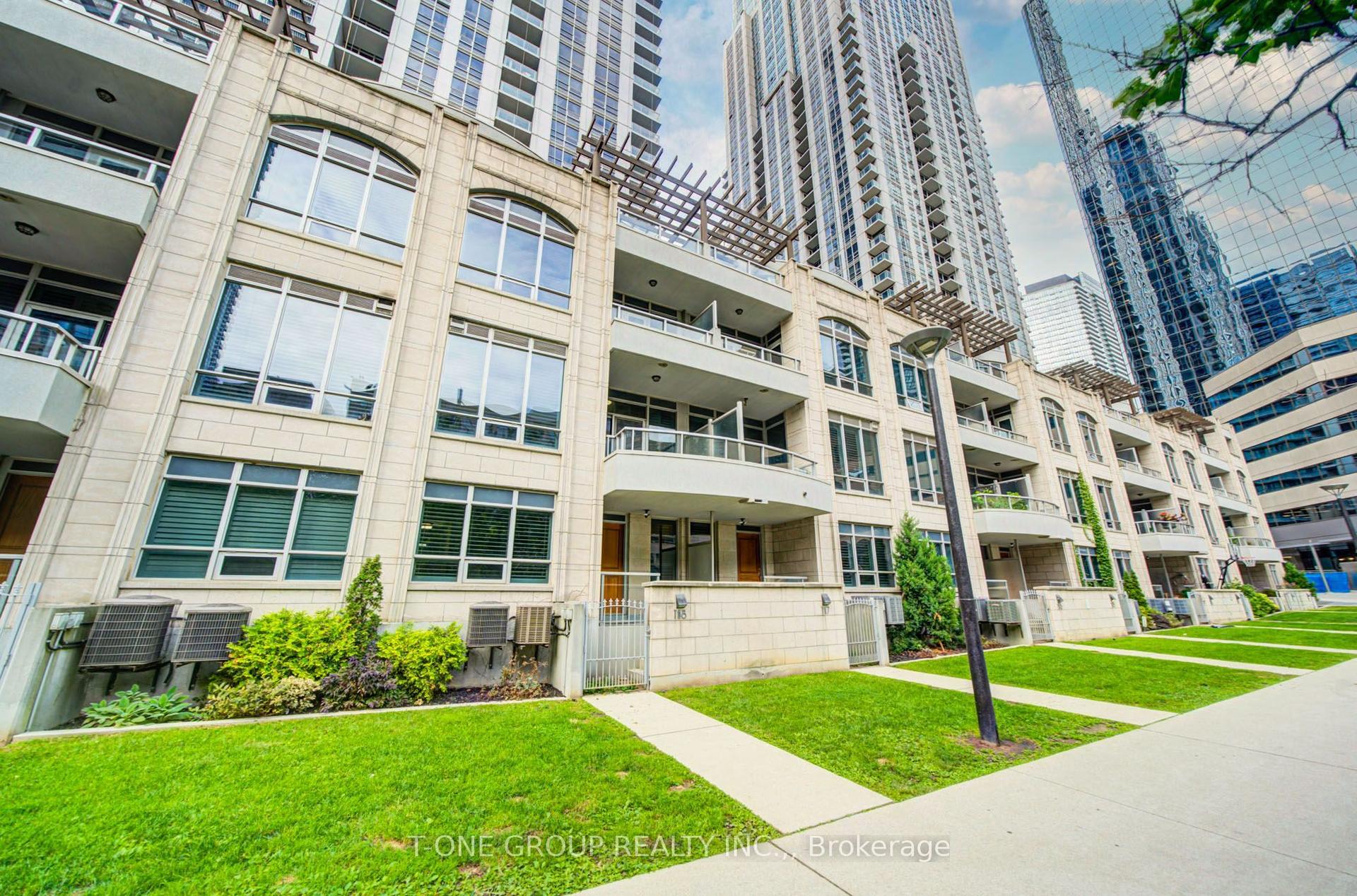 761 Bay Street TH 8 #TH 8, Toronto — Condo Town for lease, photo 1