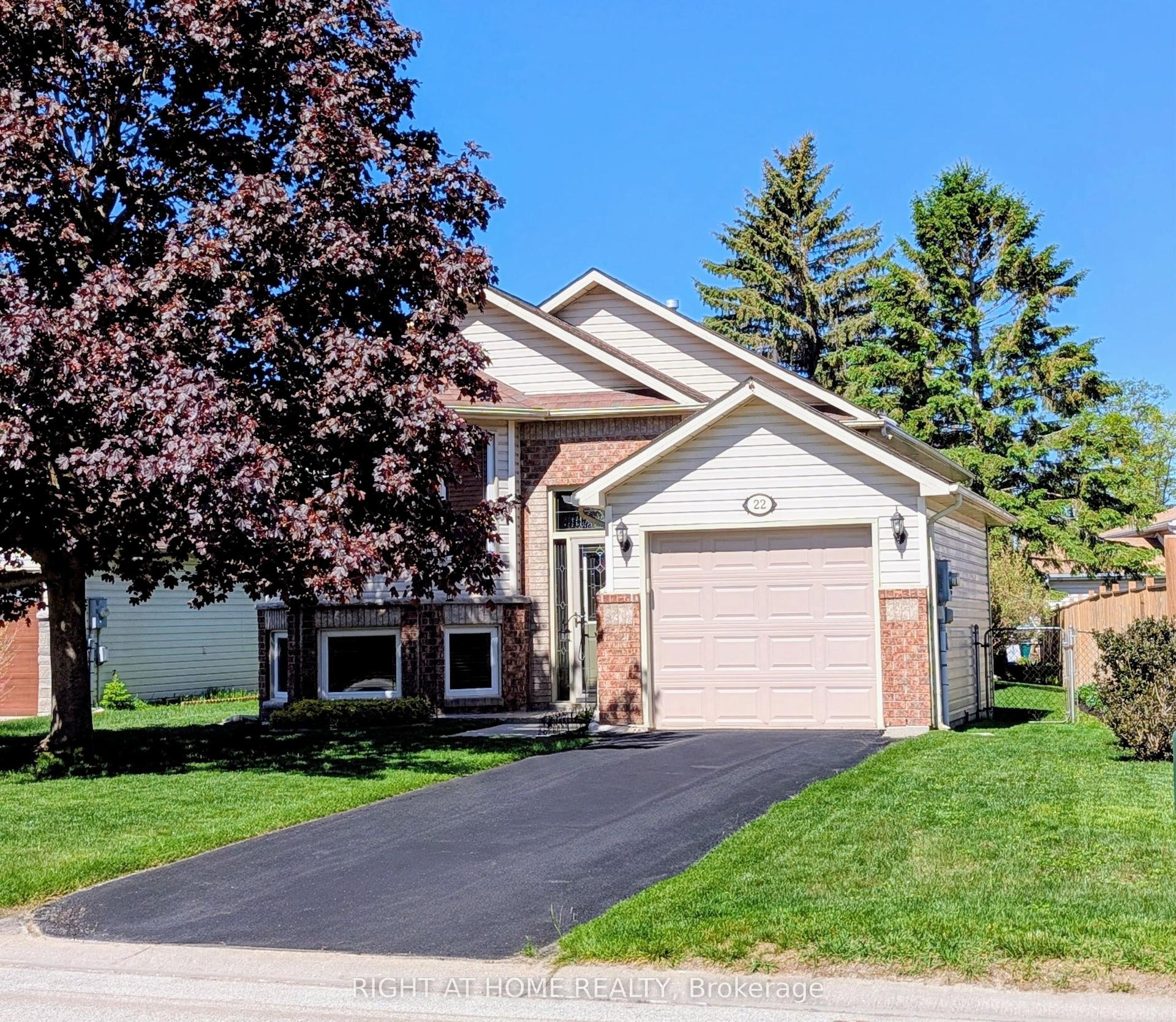 22 Donald Crescent, Wasaga Beach — Detached for sale, photo 1