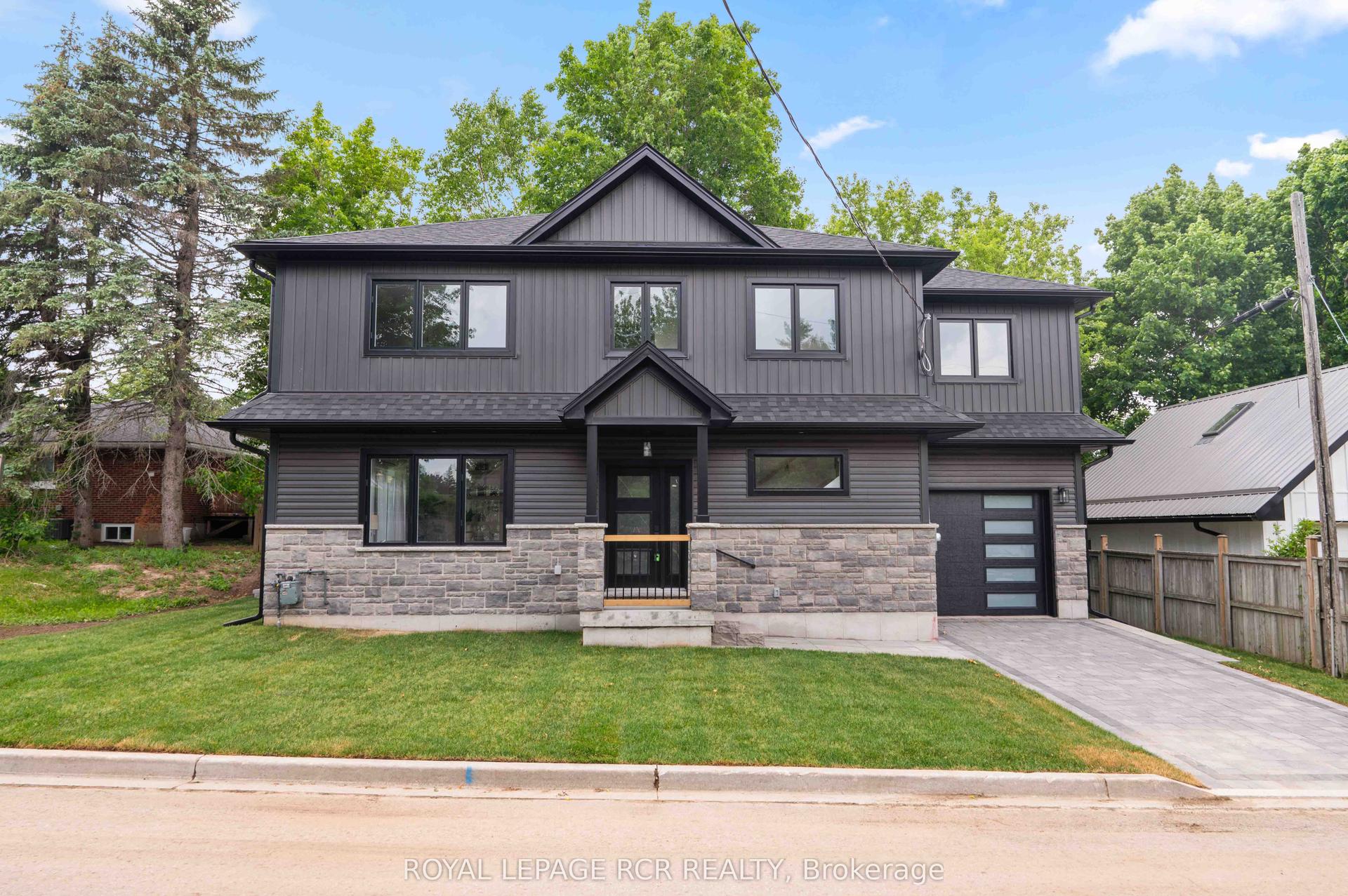 7 Henry Street, Orangeville — Detached for sale, photo 1