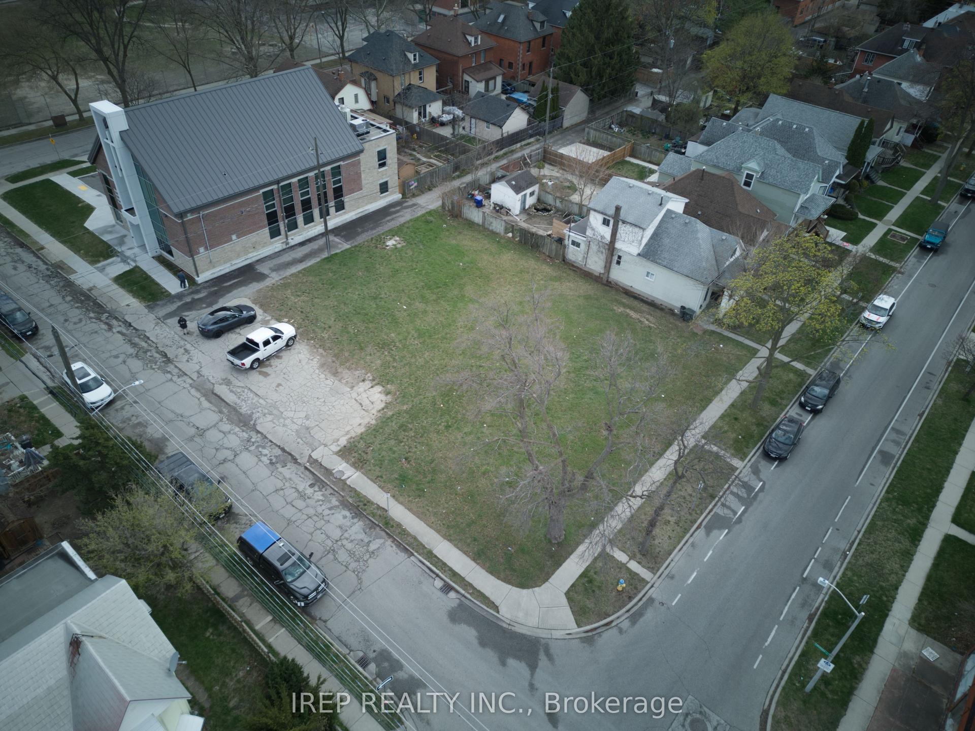 808 Lincoln Avenue — photo 1