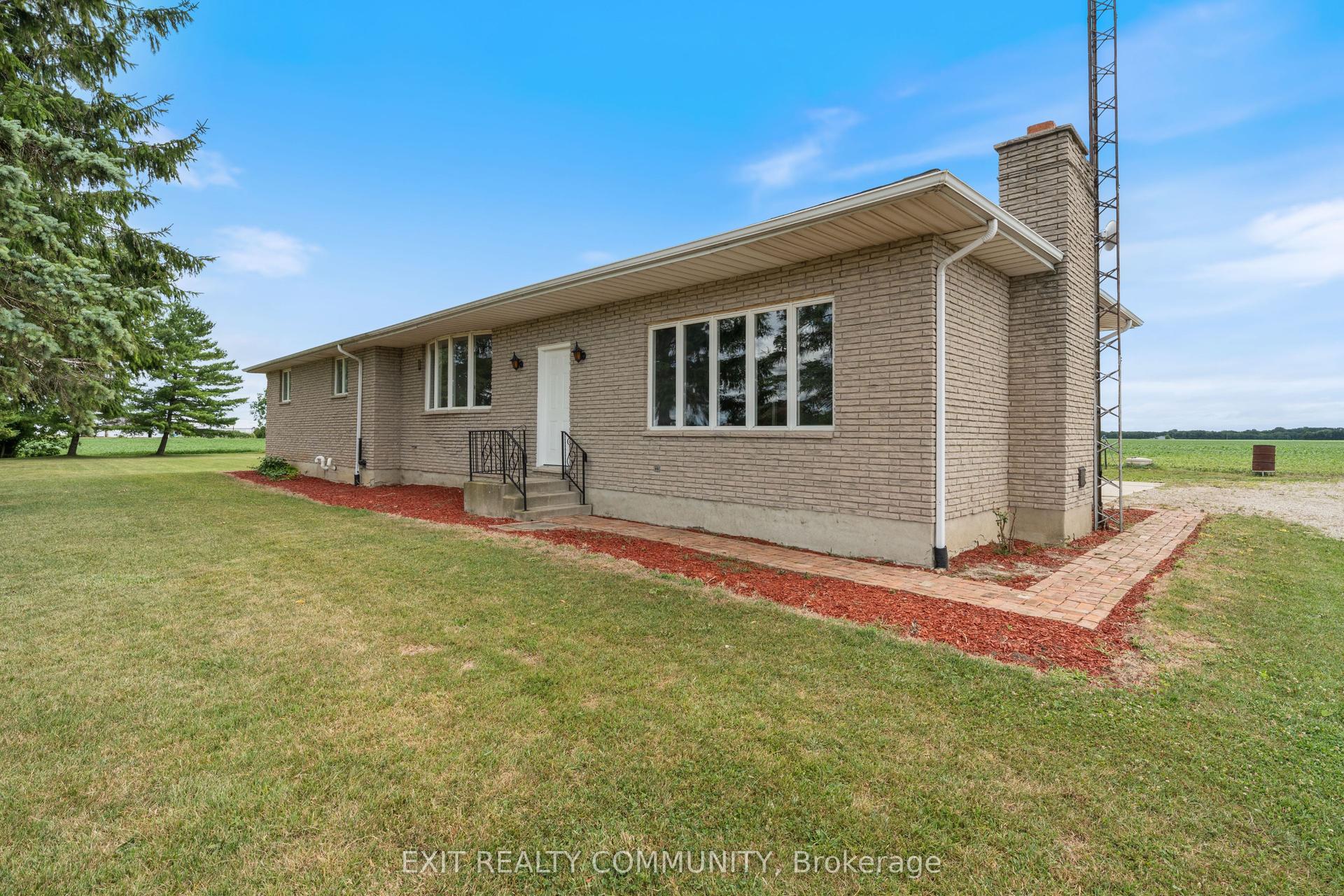 30035 Hale School Road, Chatham-Kent — Detached for sale, photo 1
