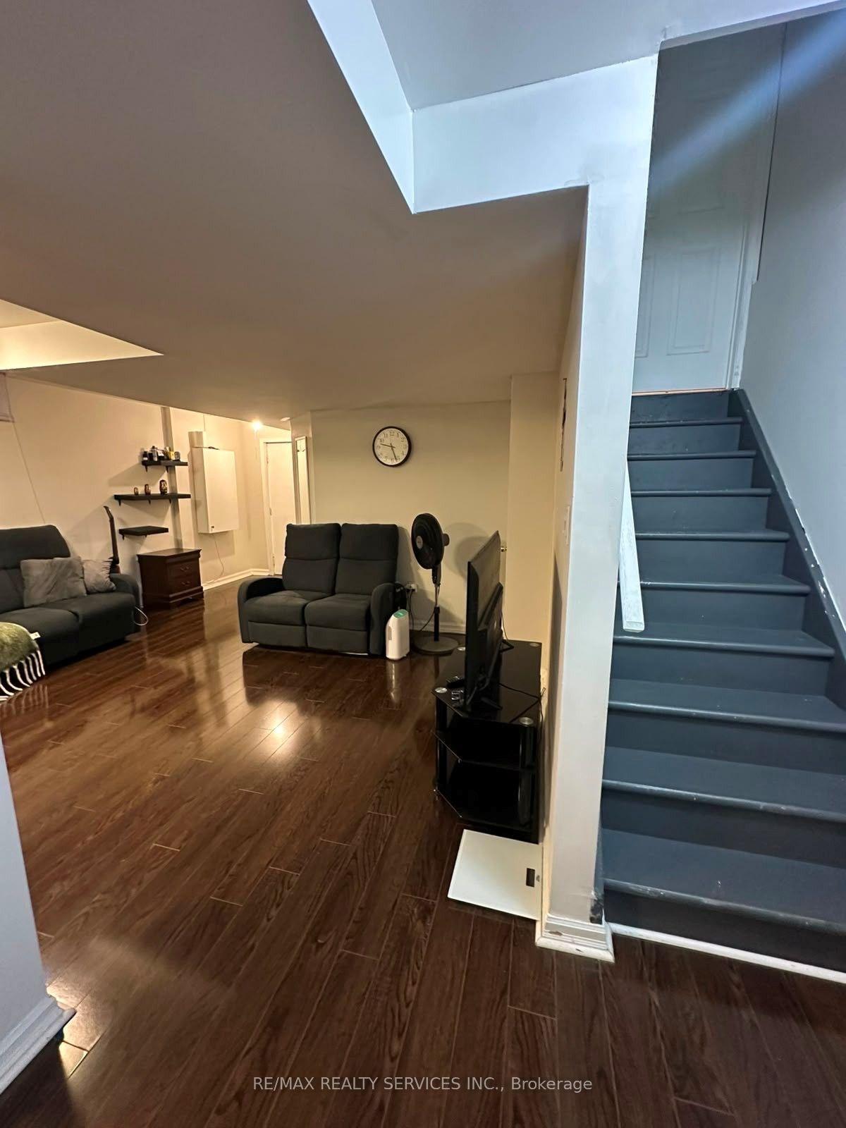 3398 Crimson King Circle Basement #Basement, Mississauga — Semi-Detached for lease, photo 1