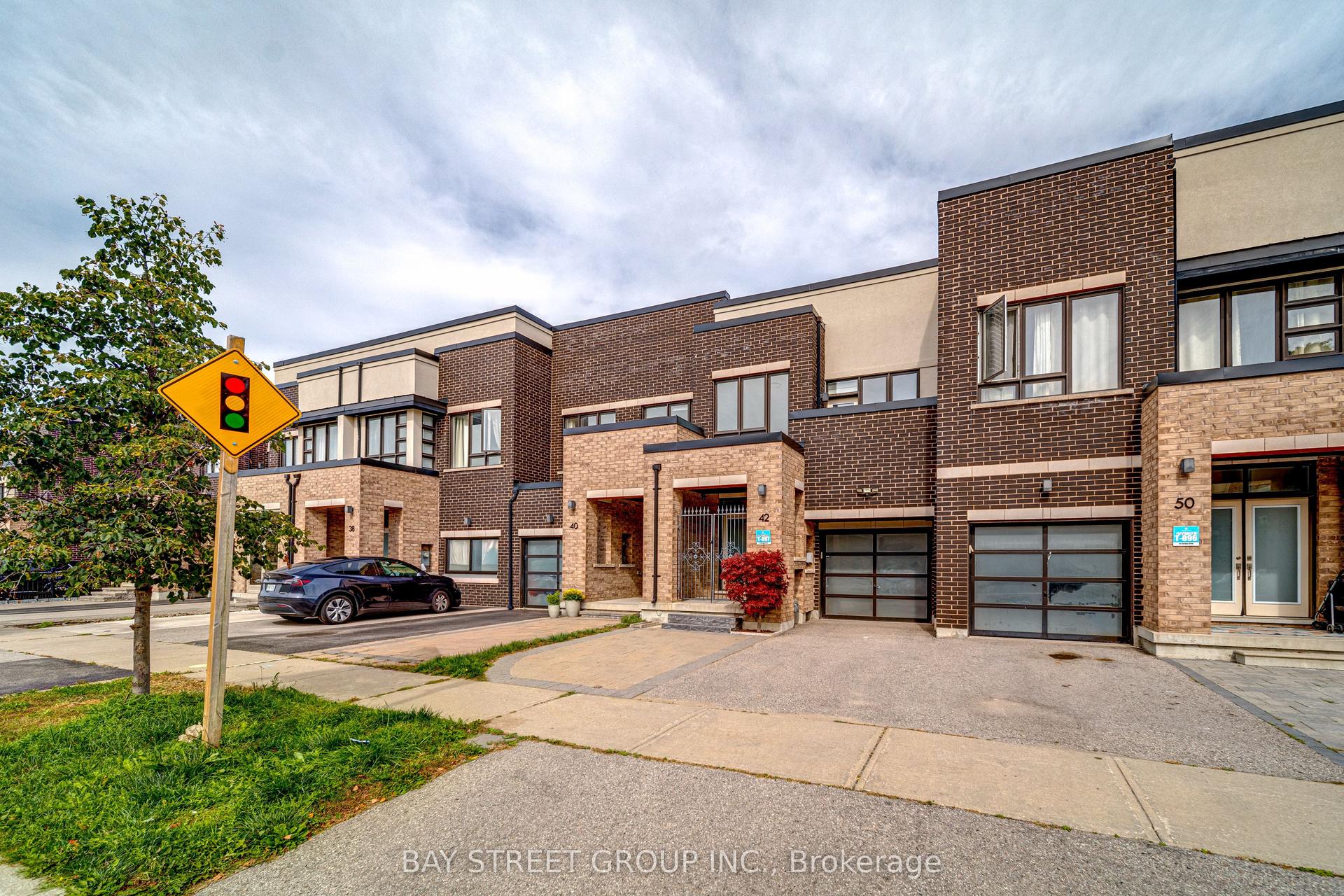 42 Dariole Drive, Richmond Hill — Townhouse for sale, photo 1