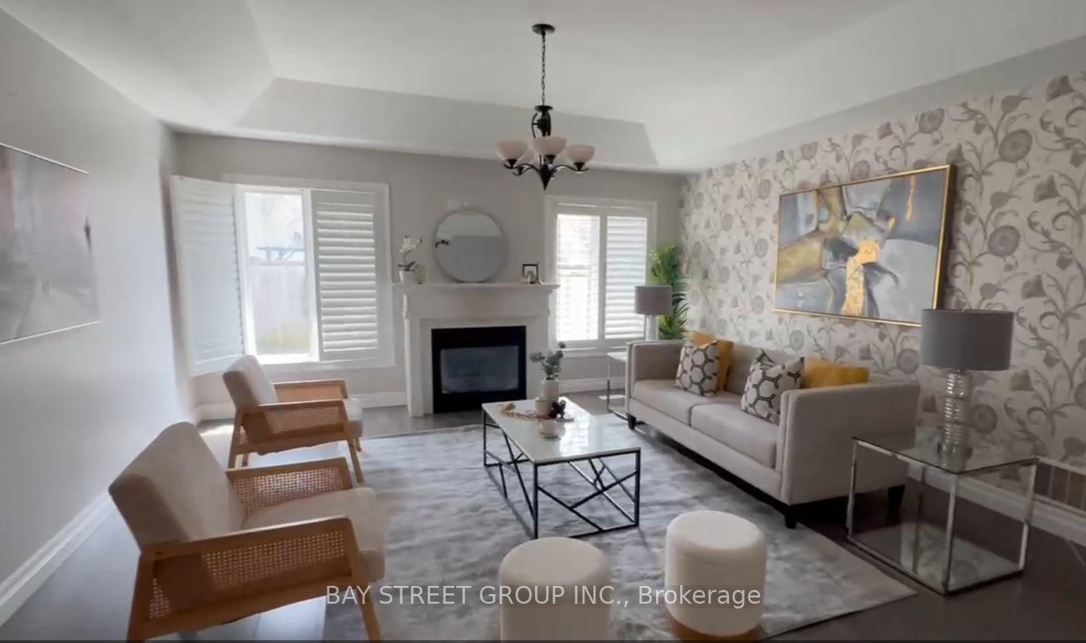 19 Falcon Crescent — photo 1