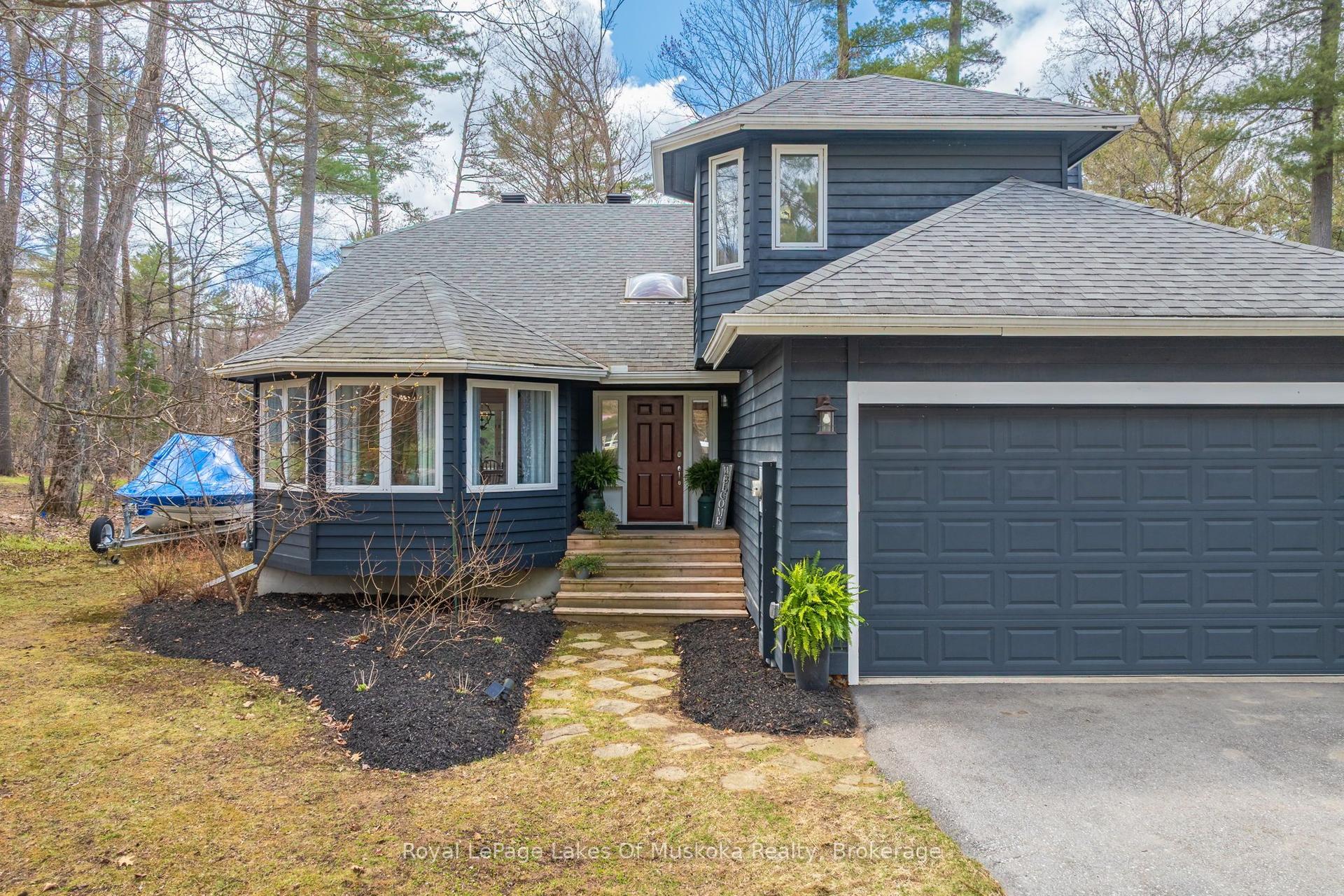 84 Clarke Crescent — photo 1